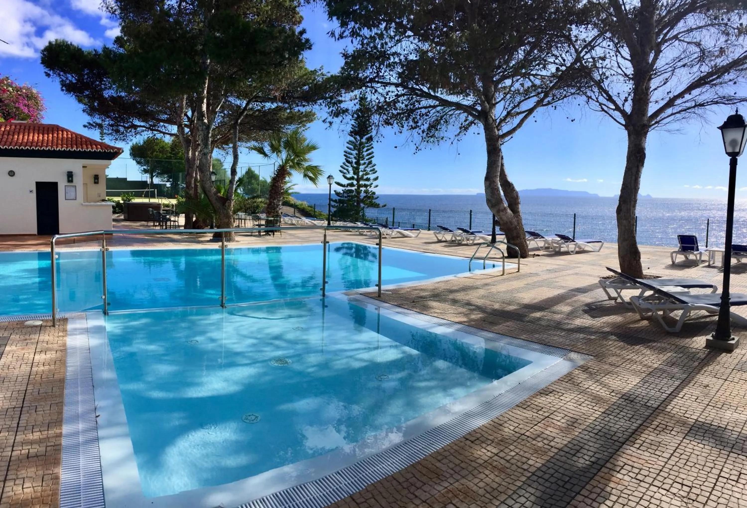 Swimming pool in Albatroz Beach & Yacht Club