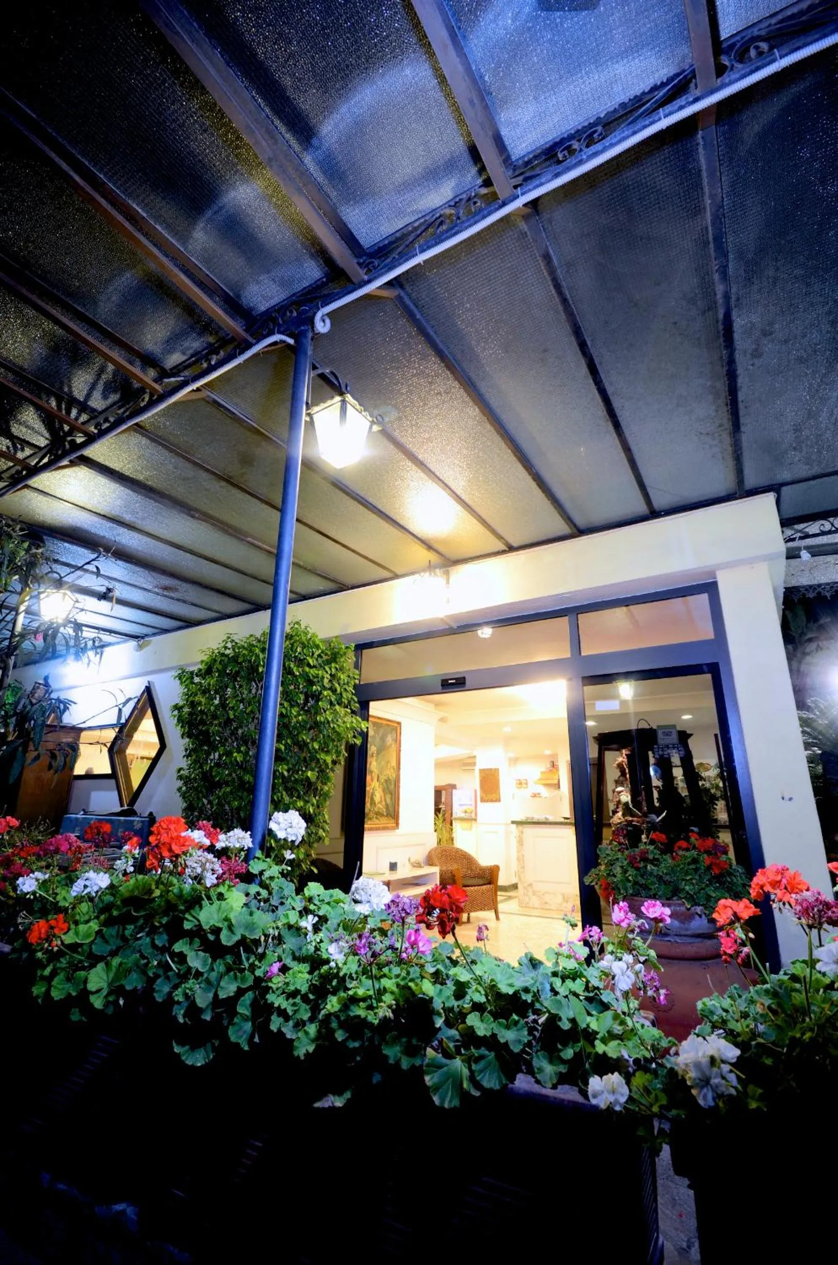 Facade/entrance in Hotel Clinton