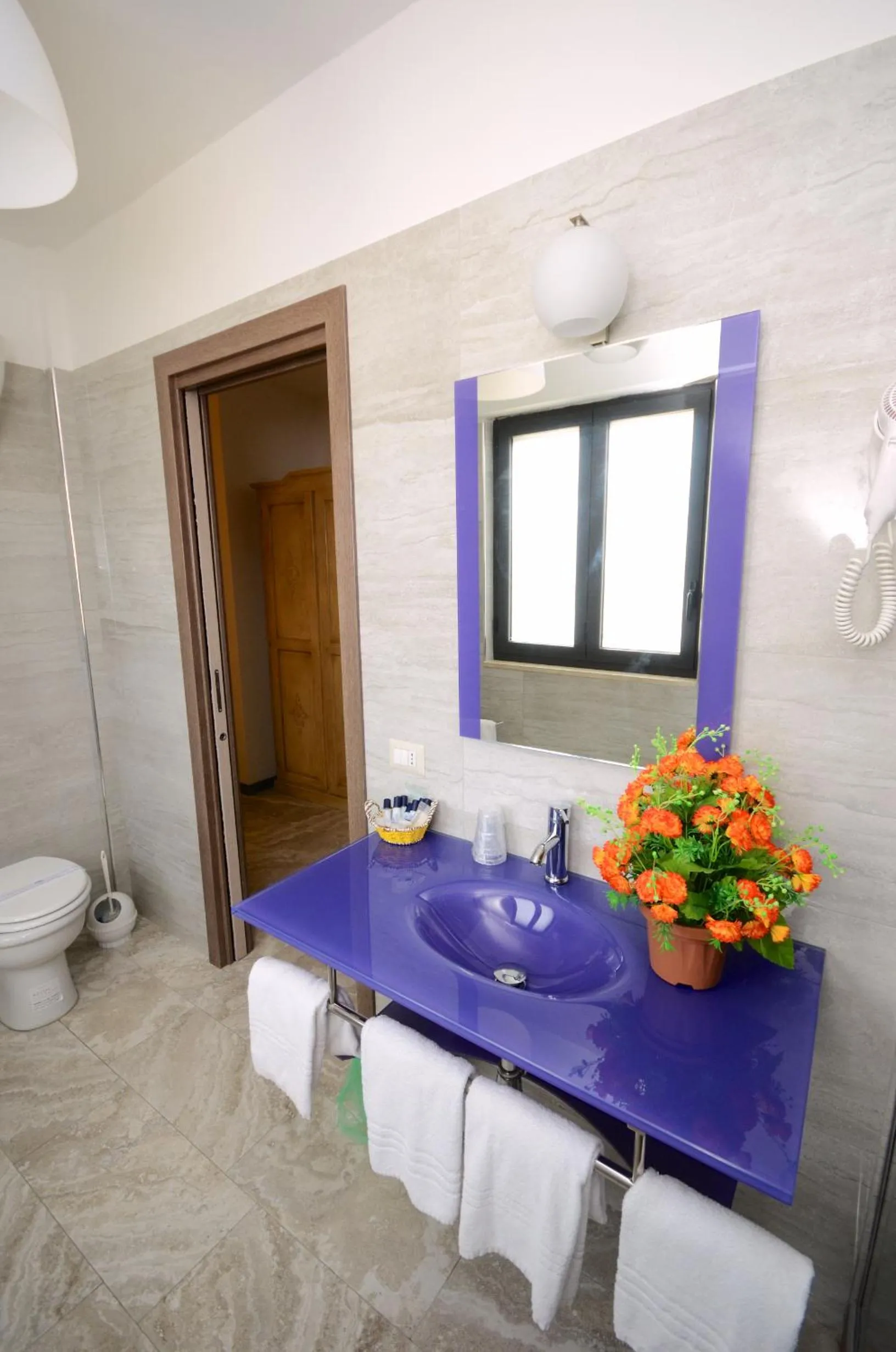 Bathroom in Hotel Clinton