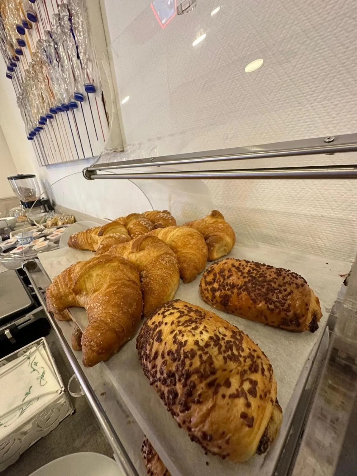 Buffet breakfast in Hotel Clinton