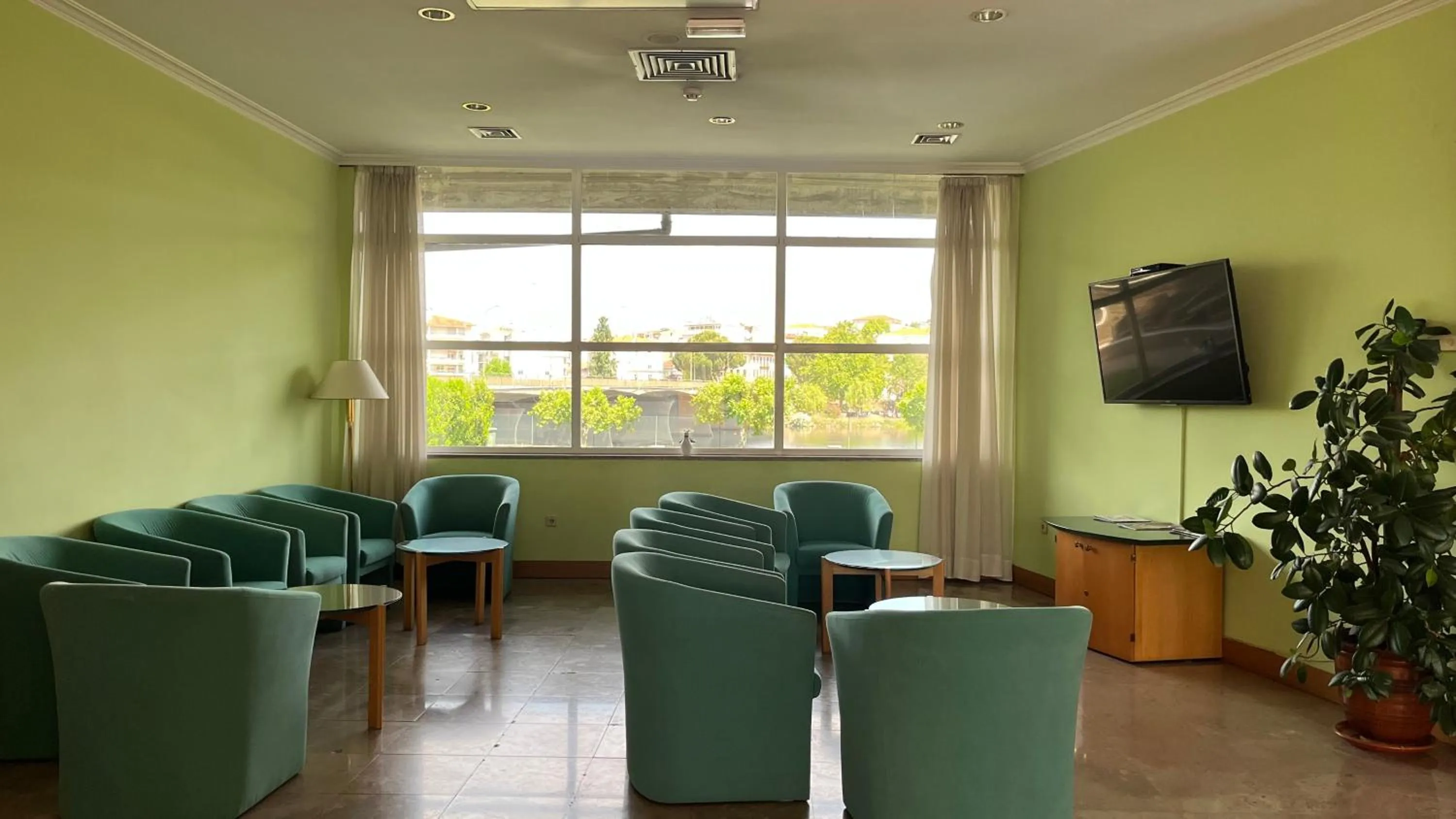 TV and multimedia in Grande Hotel Dom Dinis