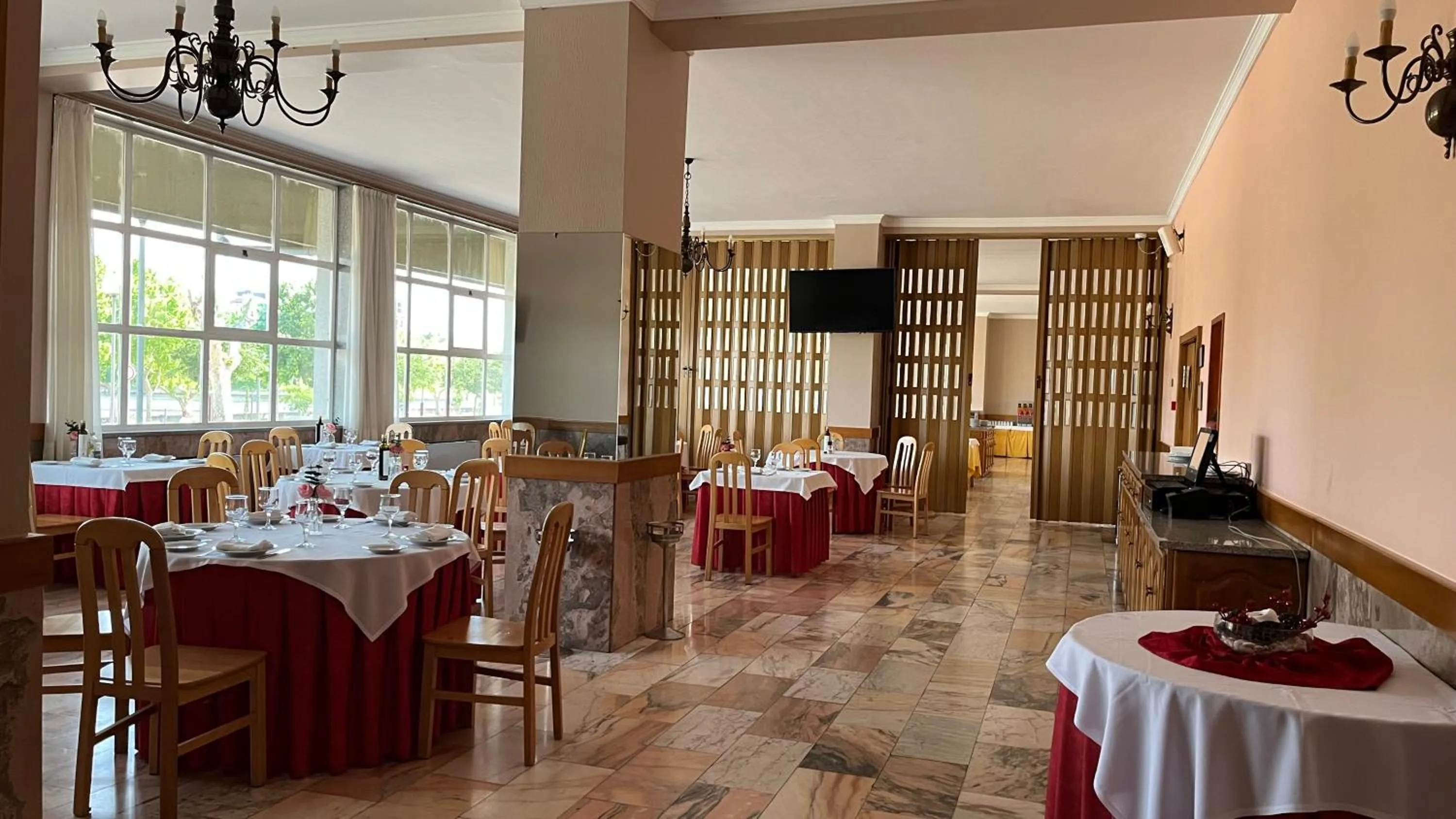Restaurant/places to eat in Grande Hotel Dom Dinis