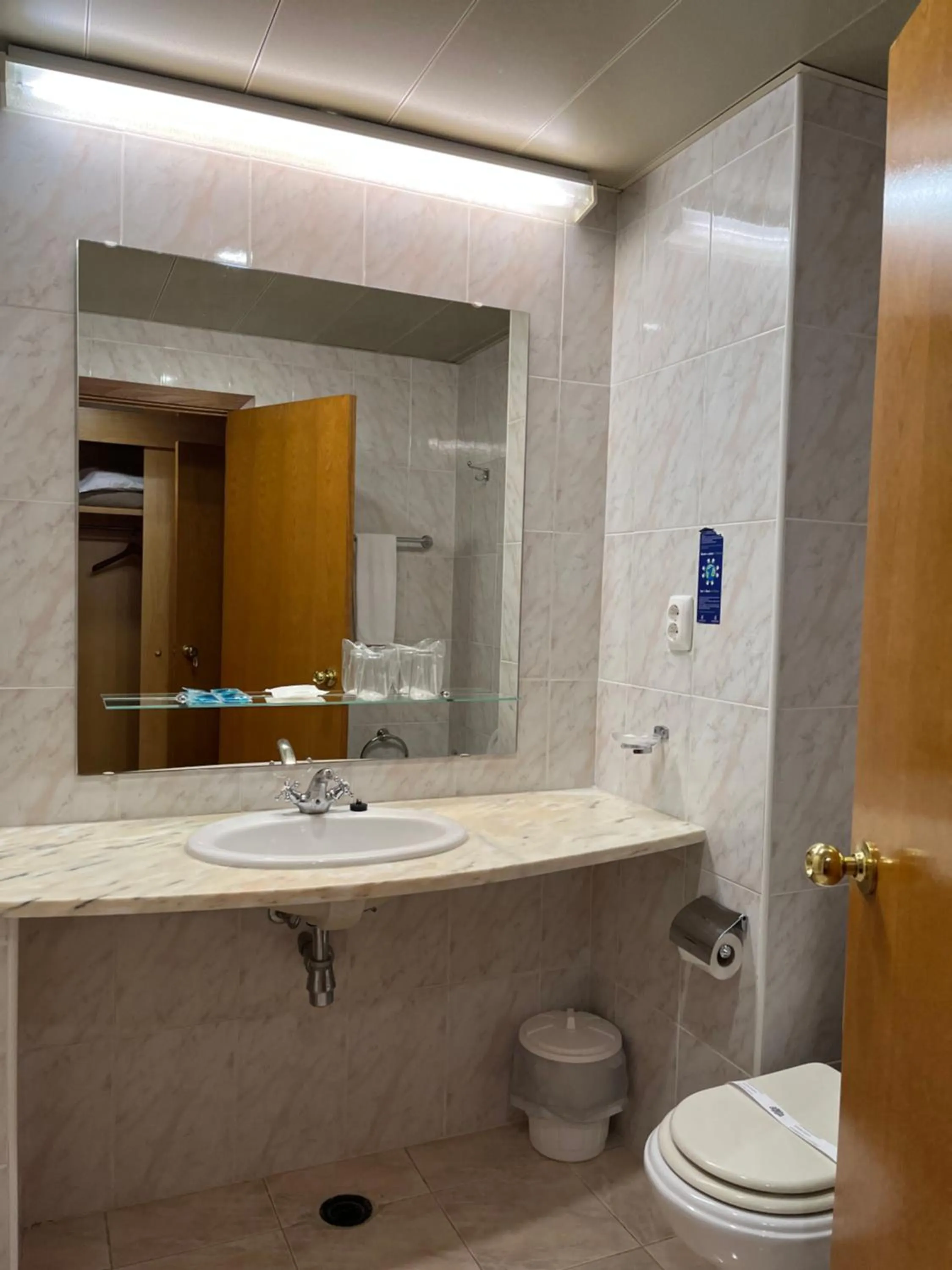 Toilet in Grande Hotel Dom Dinis