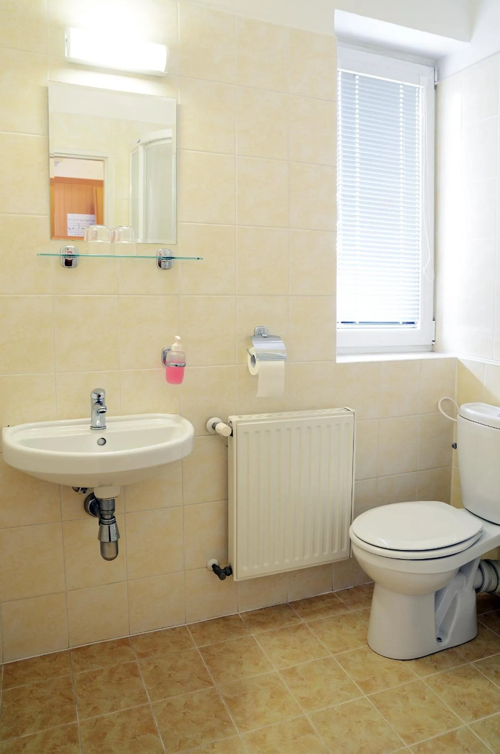 Bathroom in Hotel Imos