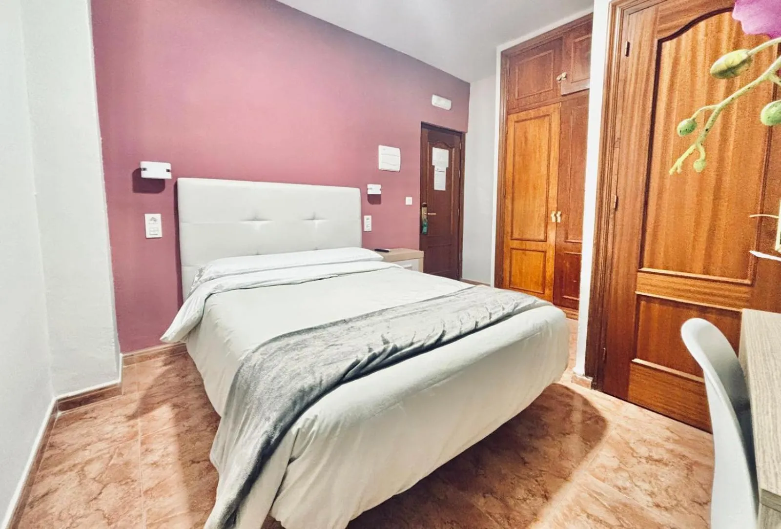 Photo of the whole room, Bed in Pensión Rocamar