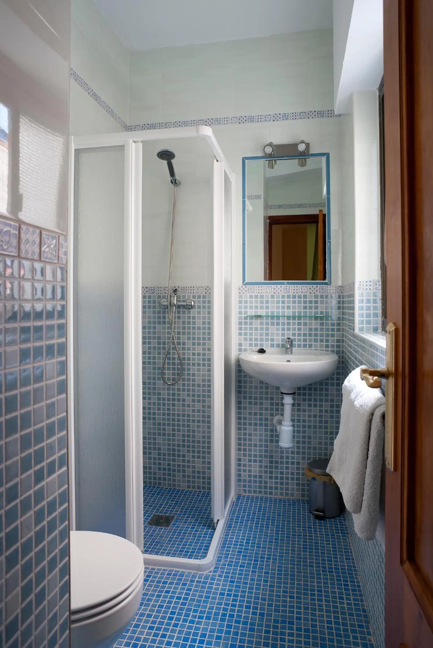 Bathroom in Pensión Rocamar