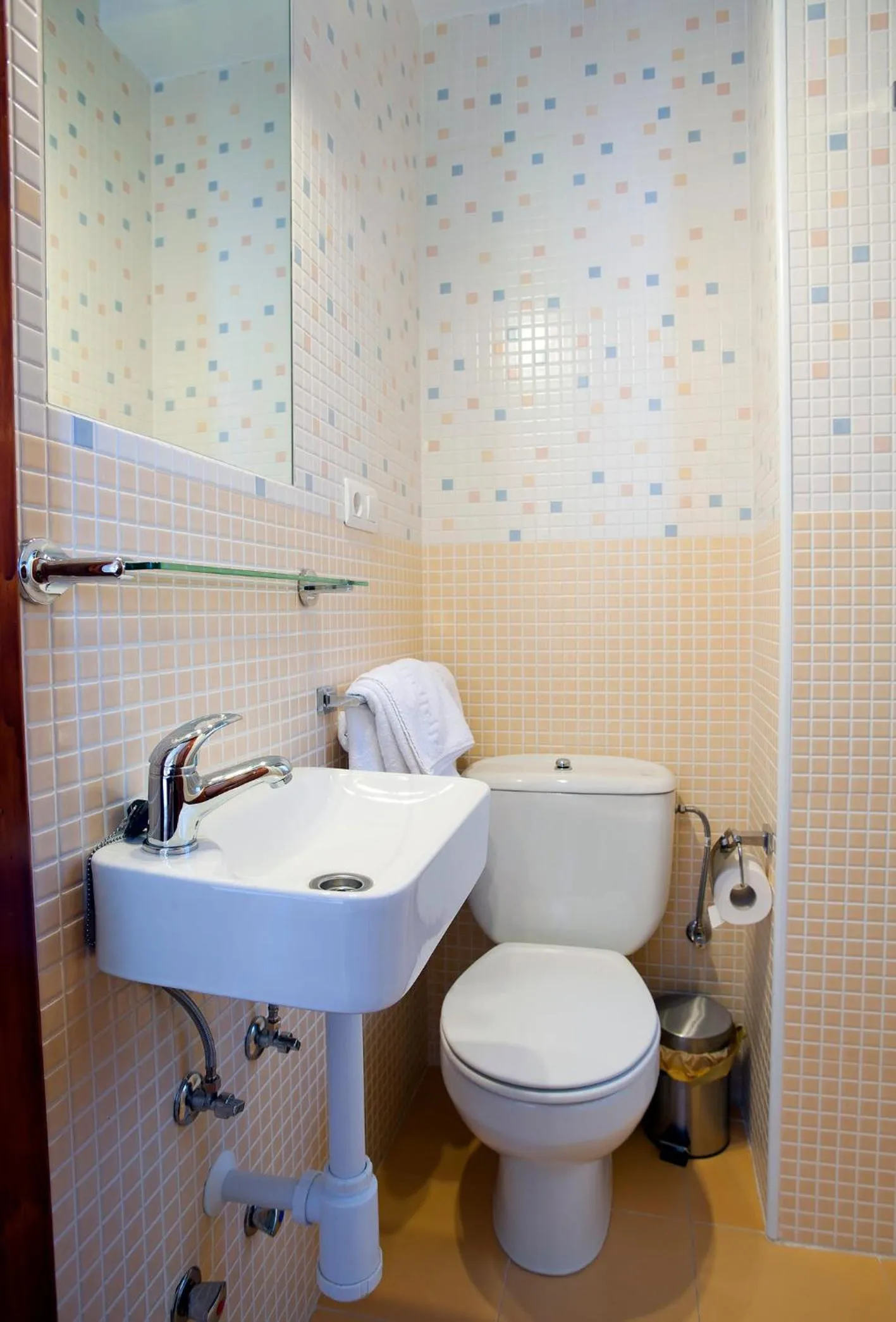 Bathroom in Pensión Rocamar