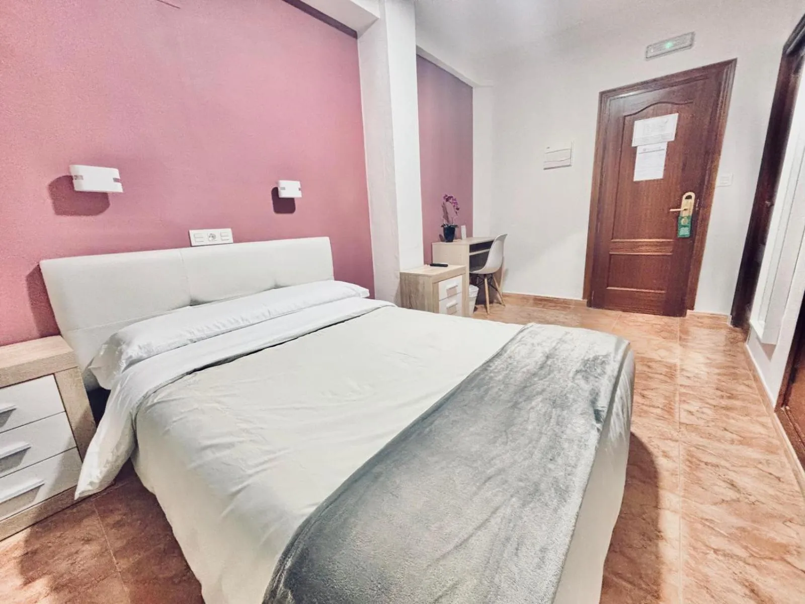 Photo of the whole room, Bed in Pensión Rocamar