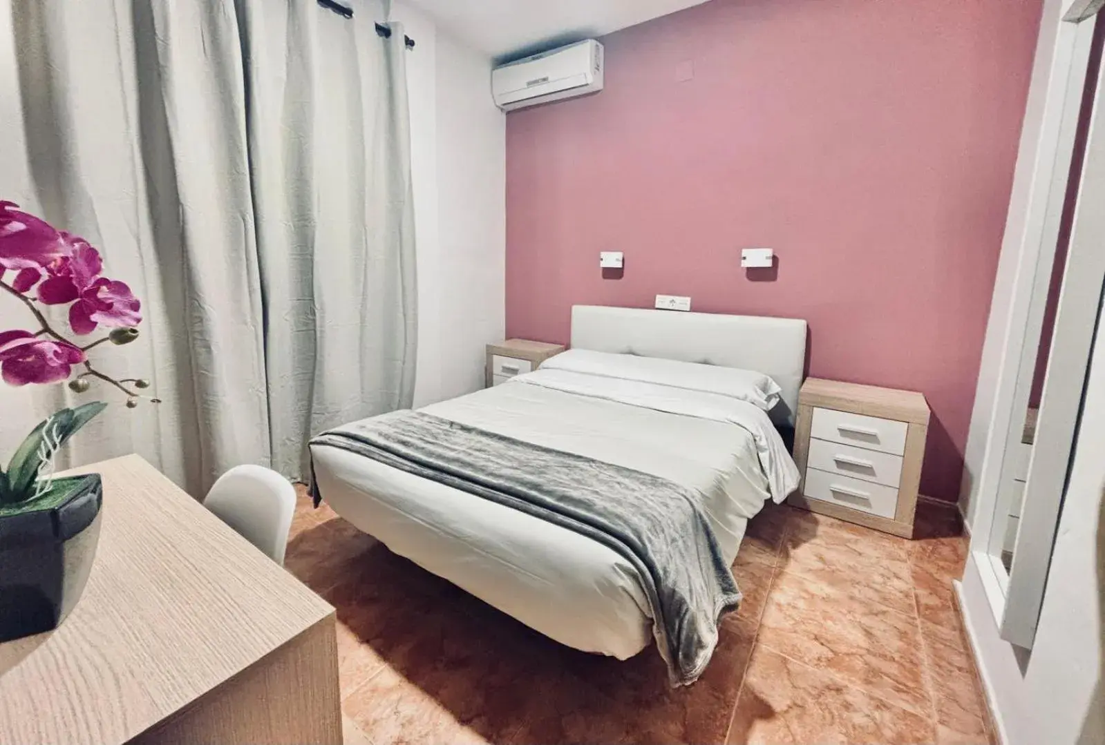 Standard Double or Twin Room with Balcony in Hostal Rocamar Standard Double or Twin Room with Balcony in Hostal Rocamar