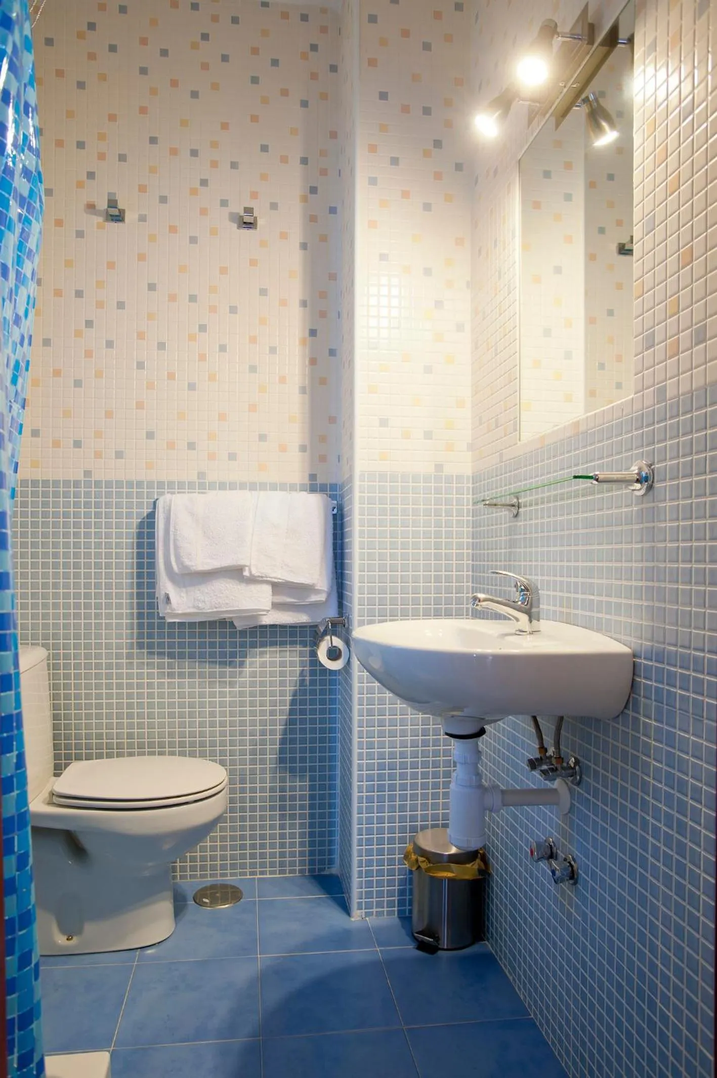 Bathroom in Pensión Rocamar