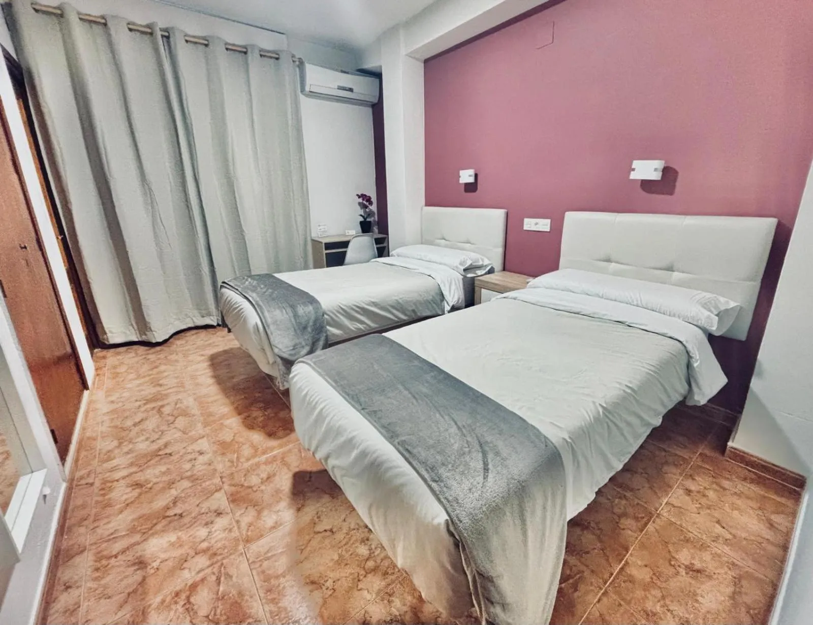 Photo of the whole room, Bed in Pensión Rocamar