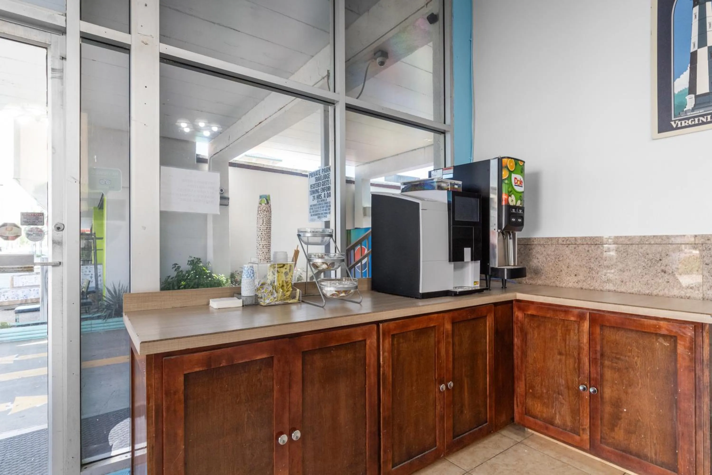 Coffee/tea facilities in Atlantic Inn