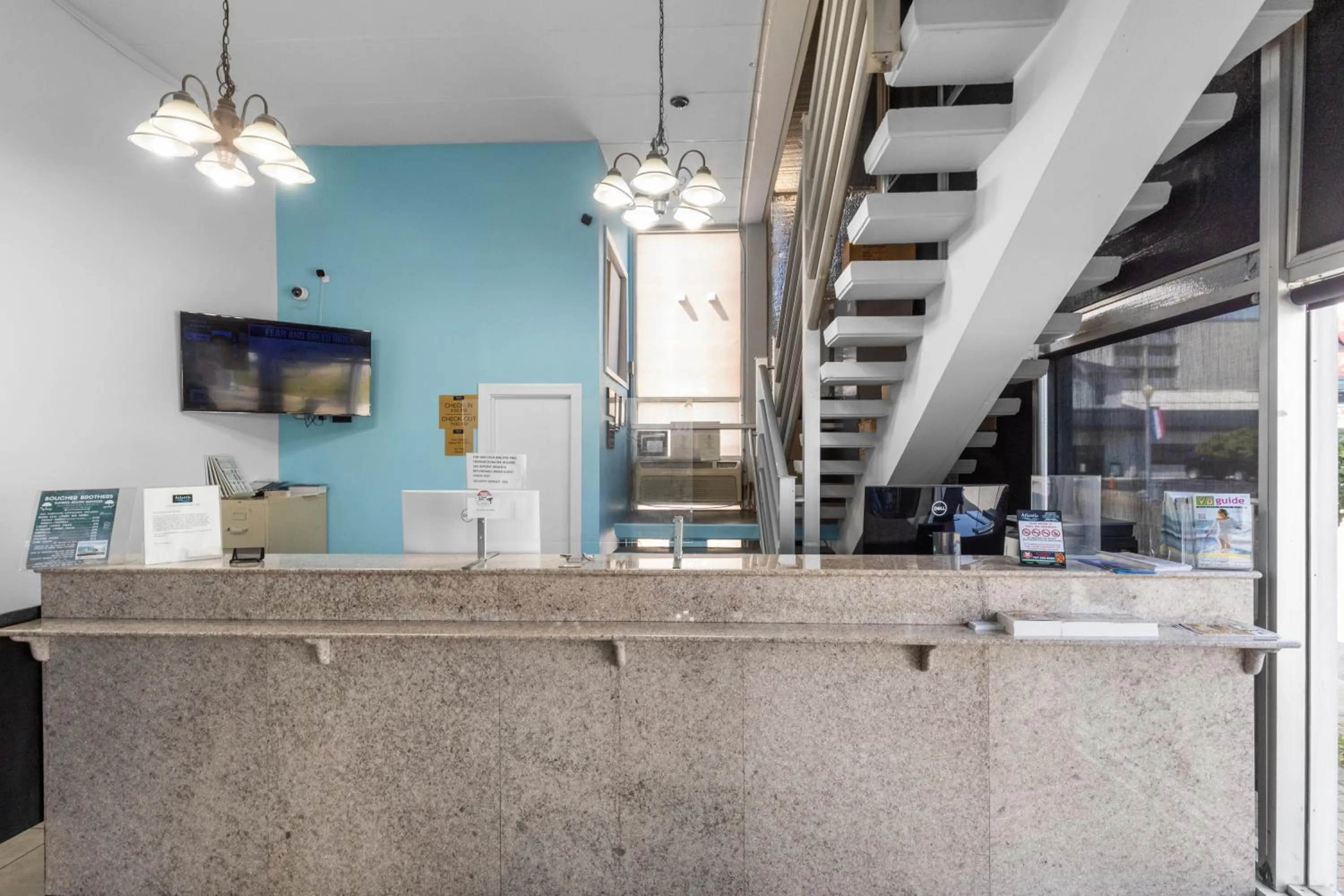 Lobby or reception in Atlantic Inn