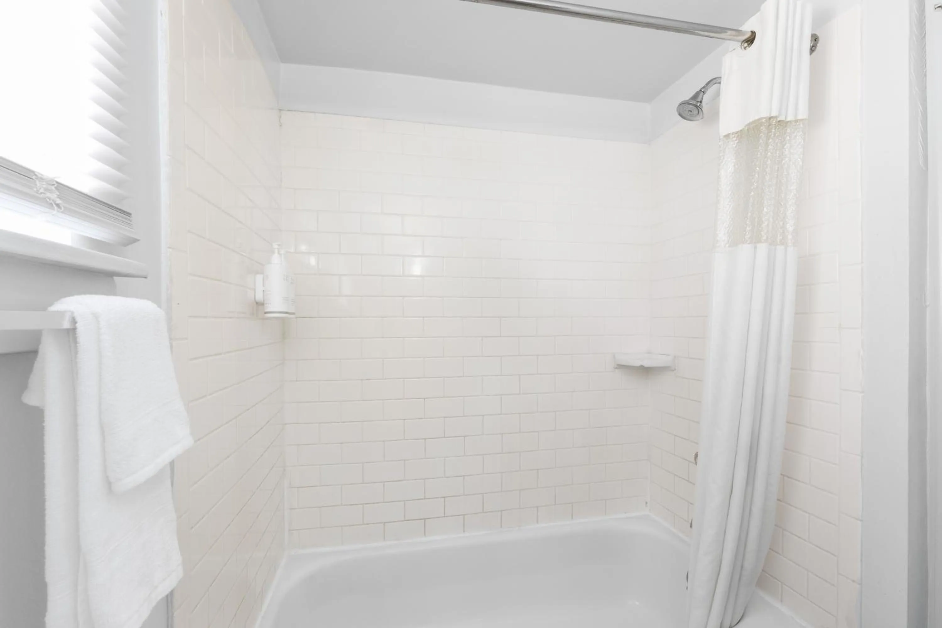 Shower in Atlantic Inn