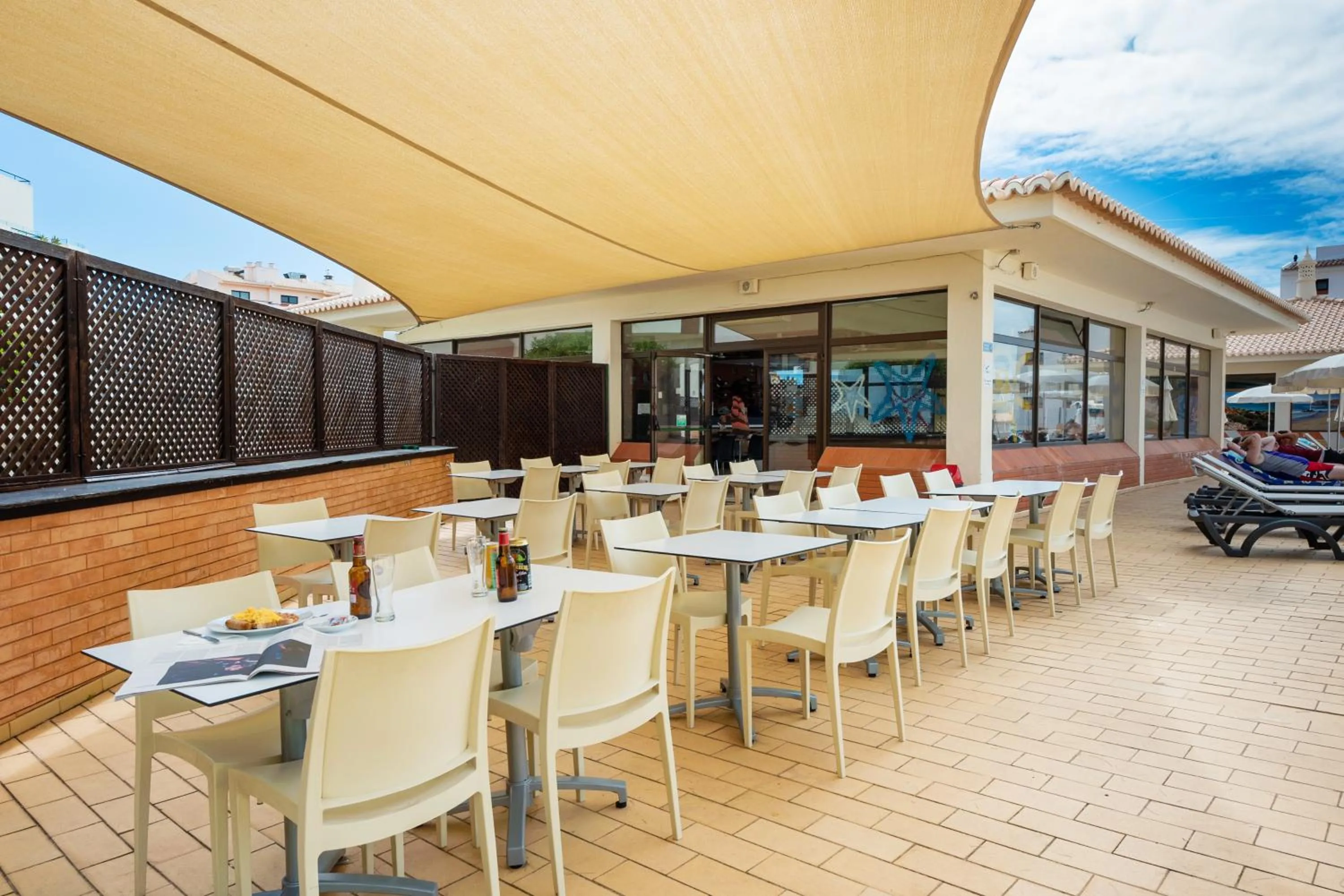 Restaurant/places to eat in Oceanus Aparthotel