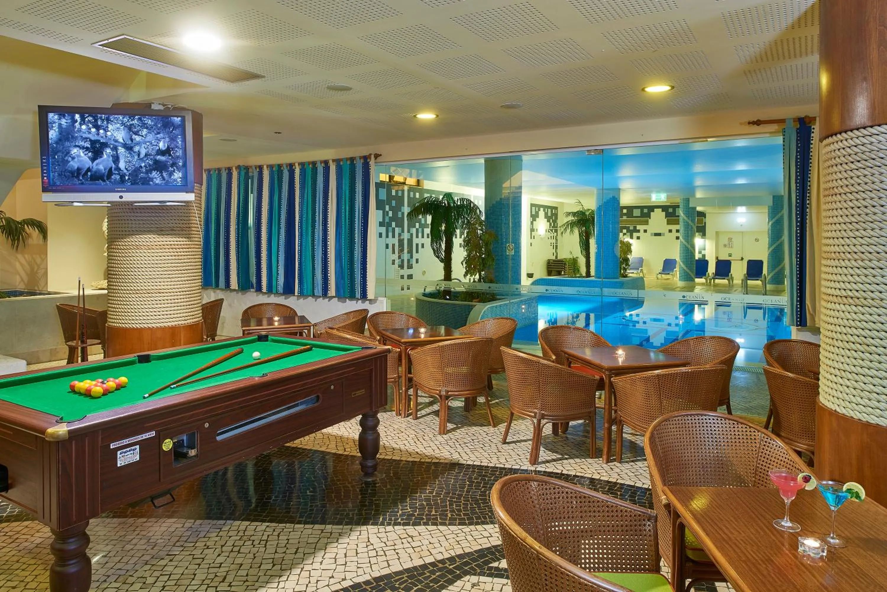 Lounge or bar in Oceanus Aparthotel