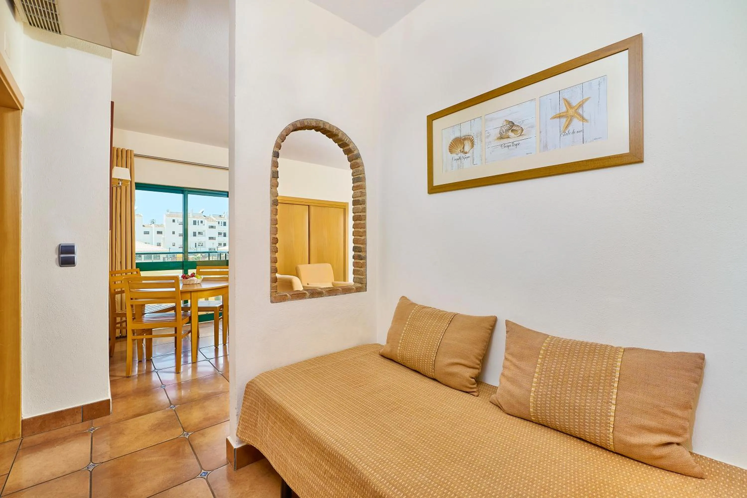 Meals in Oceanus Aparthotel