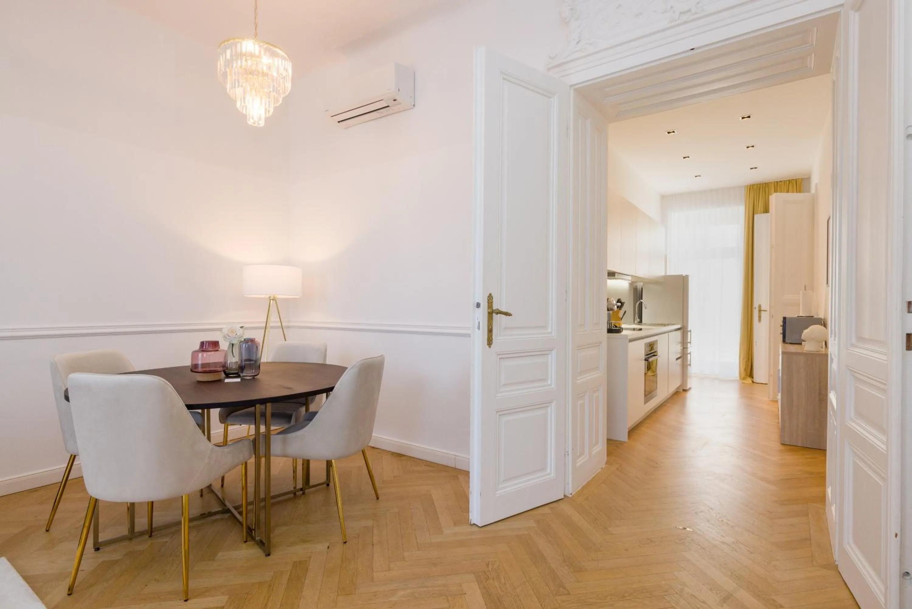 Dining area in RAFAEL KAISER - Premium Apartments - Contactless Check-In