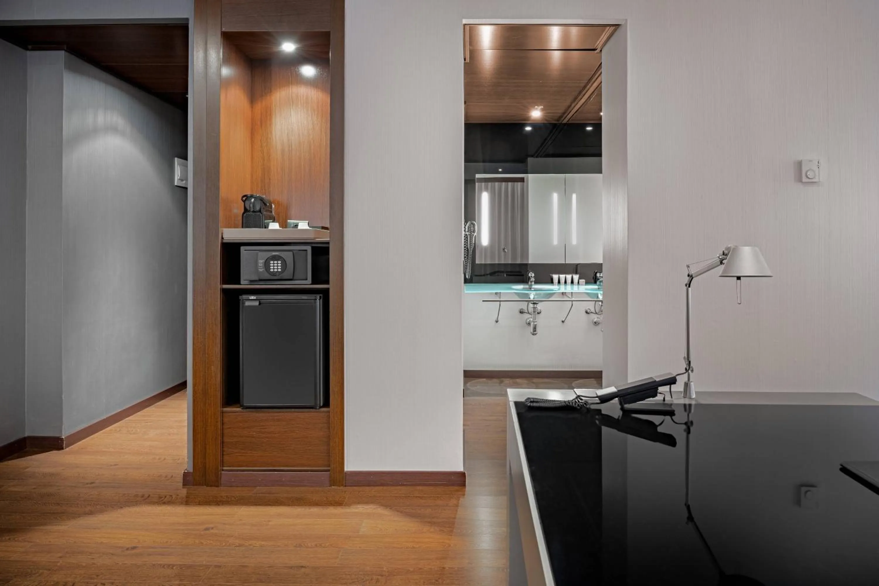 Photo of the whole room in AC Hotel Porto by Marriott