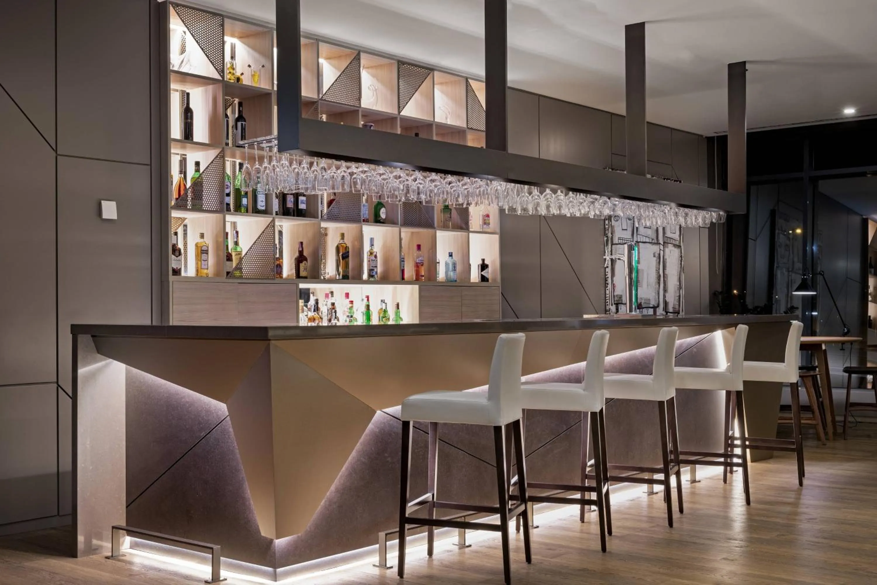 Lounge or bar in AC Hotel Porto by Marriott
