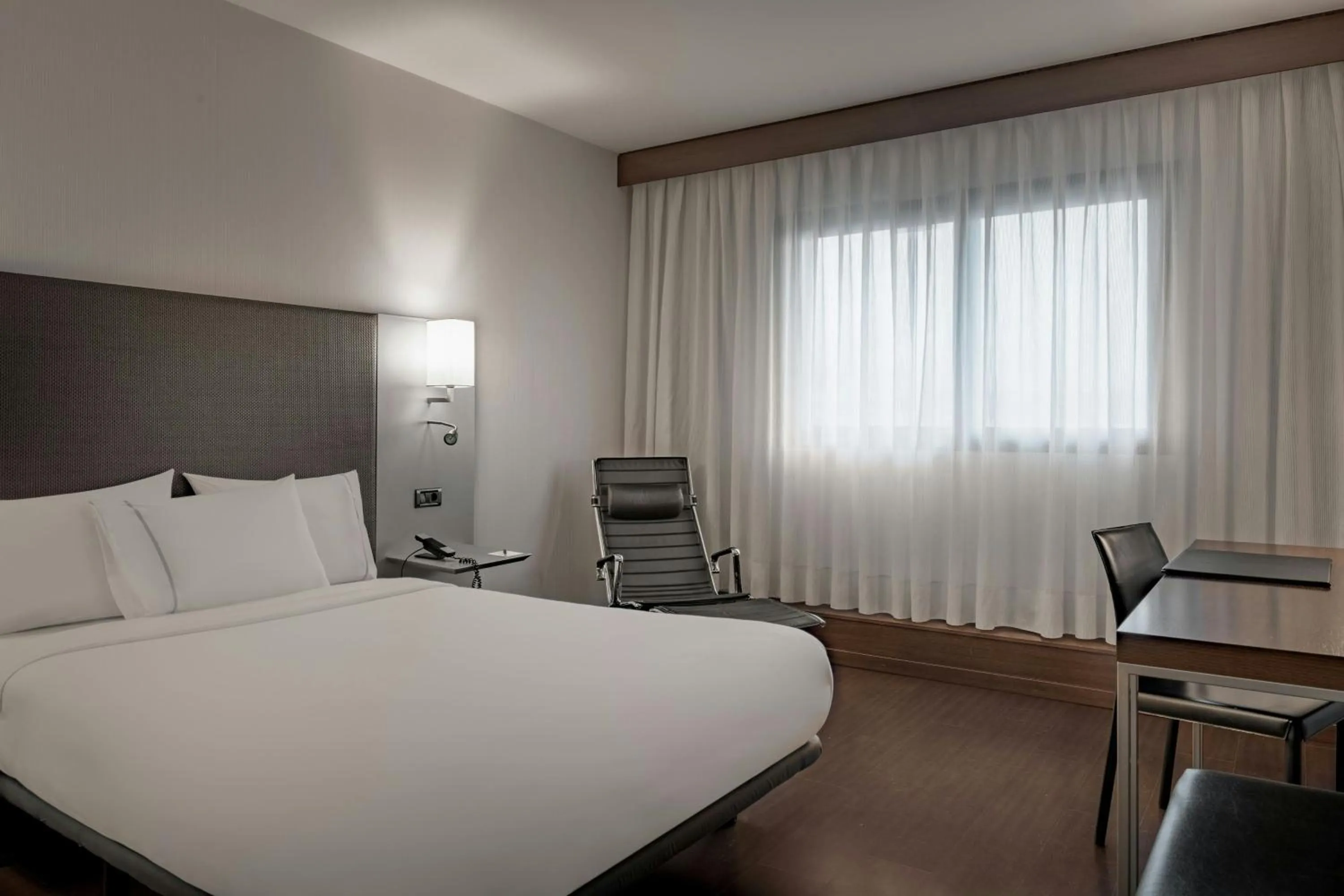 Photo of the whole room, Bed in AC Hotel Porto by Marriott