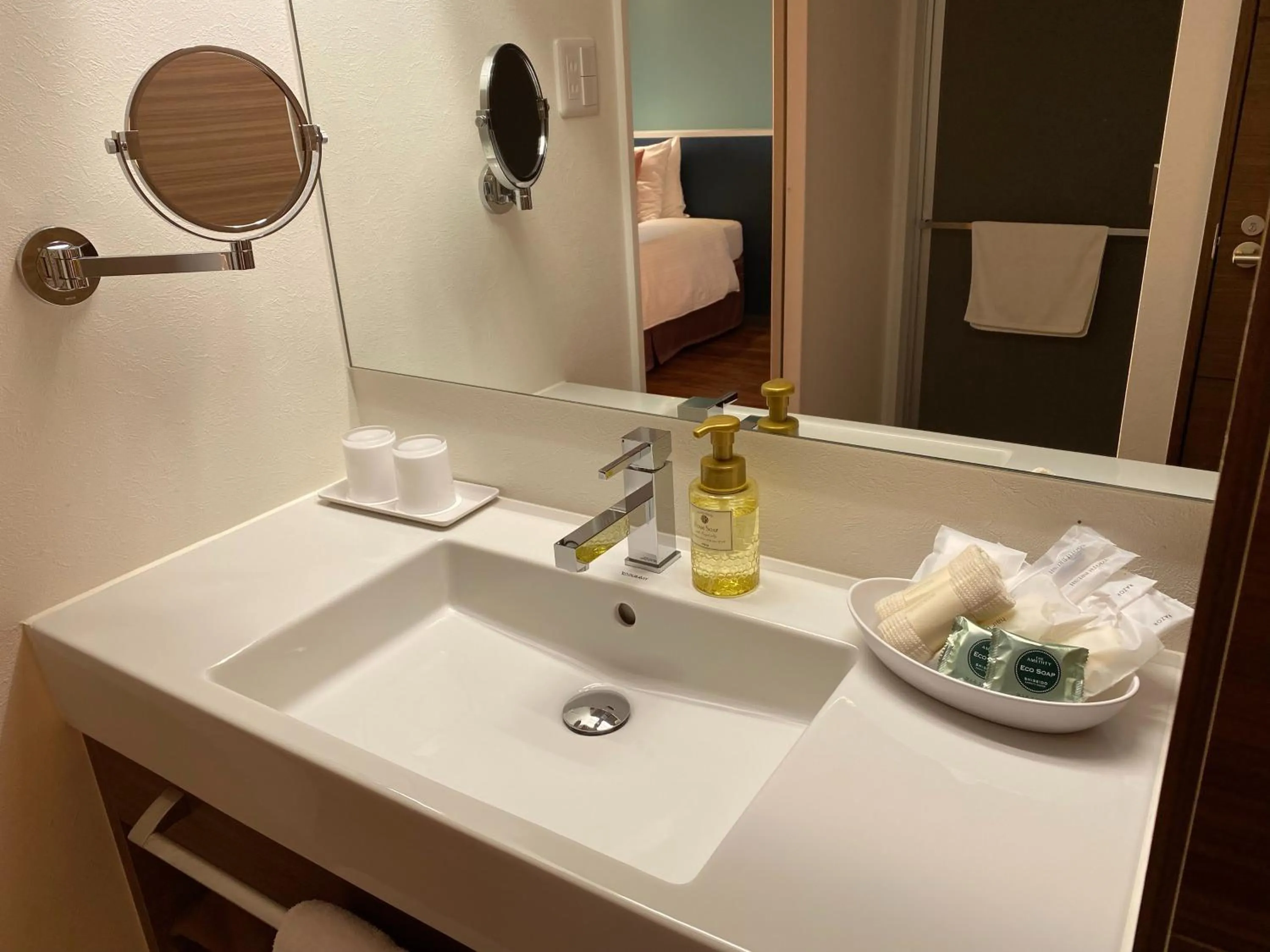 Bathroom in Rinken's Hotel