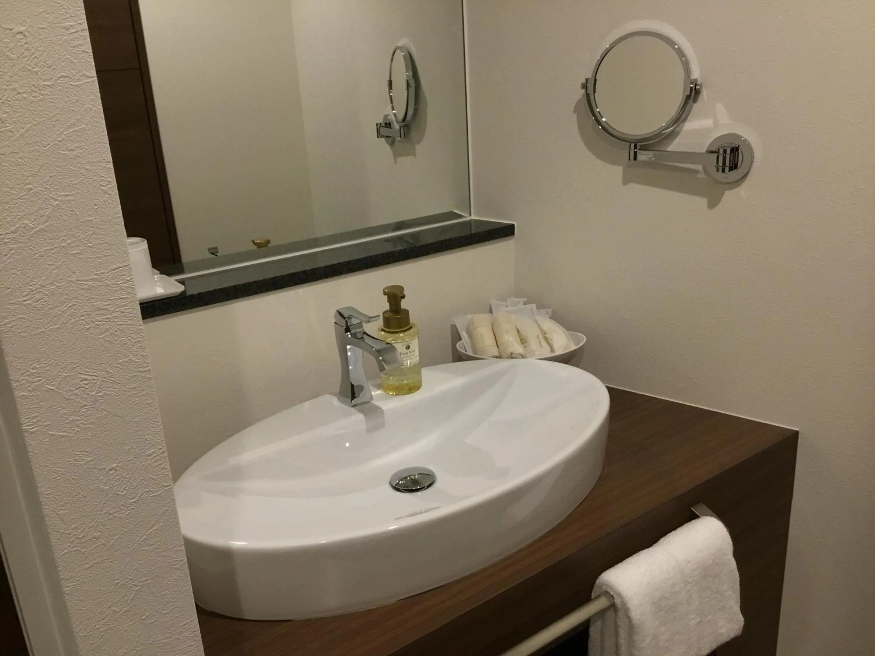 Photo of the whole room in Rinken's Hotel