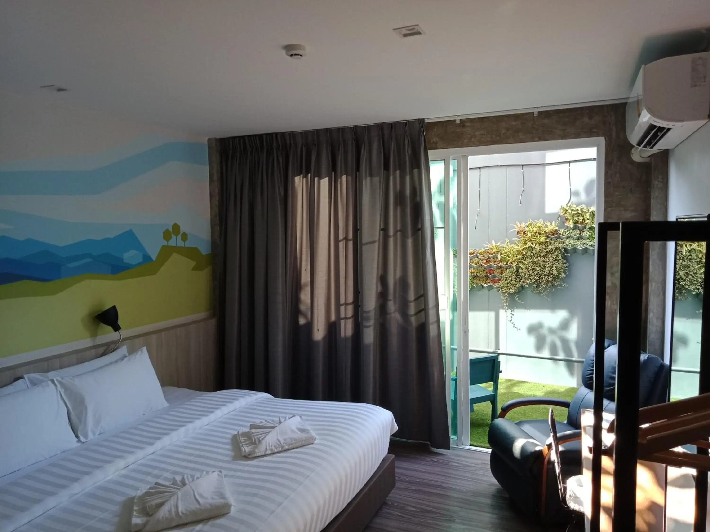 Double Room - Disability Access in Lana Beds & Space Double Room - Disability Access in Lana Beds & Space