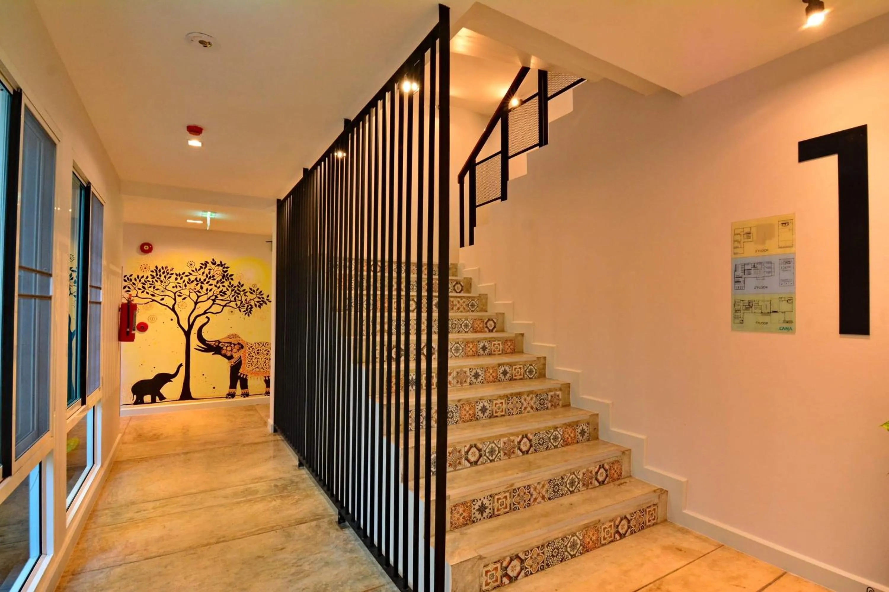 Facade/entrance in Lana Beds & Space