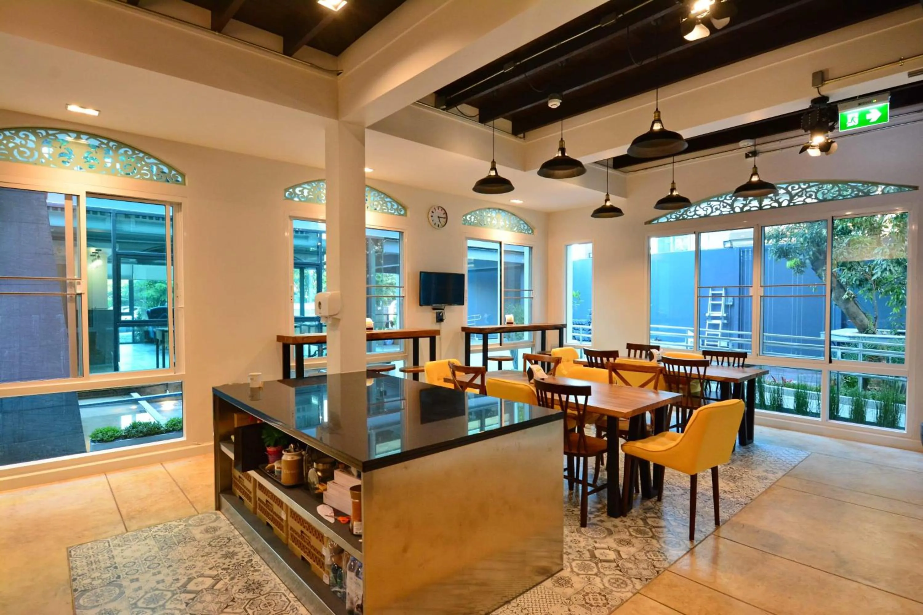 Communal kitchen in Lana Beds & Space