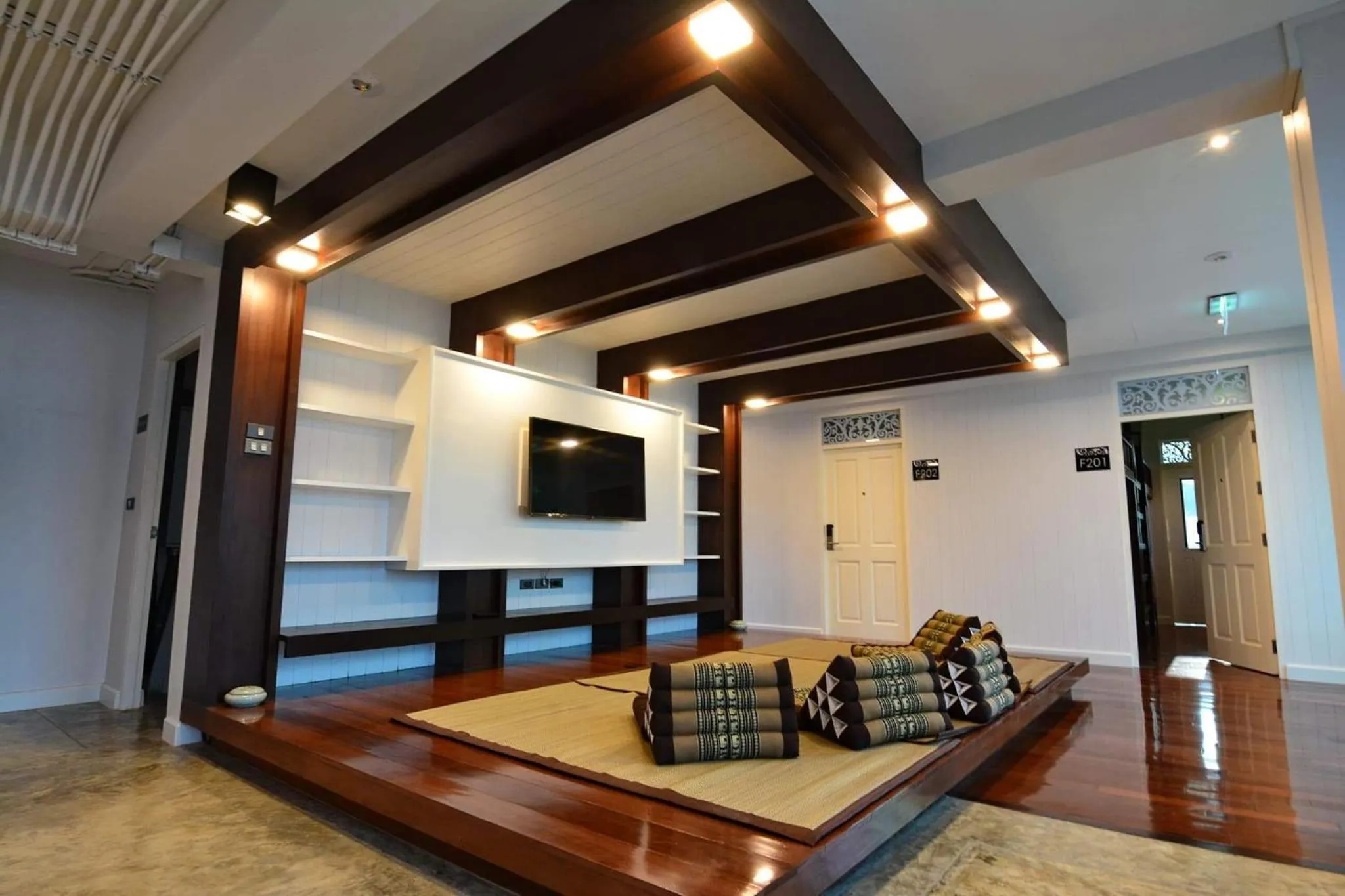 Communal lounge/ TV room in Lana Beds & Space