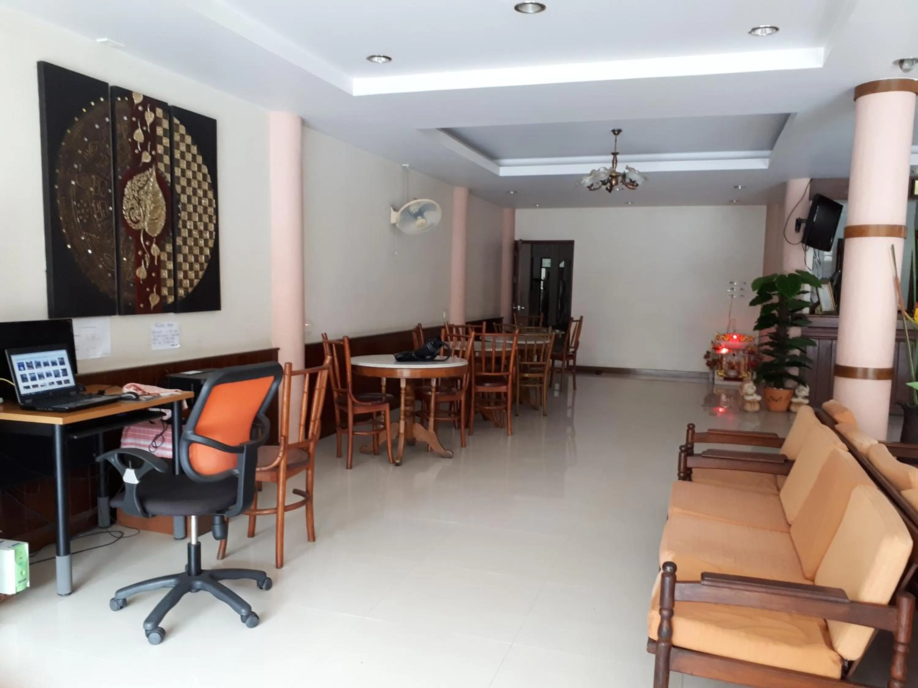 Nathon Residence Hotelโรงเเรมหน้าทอนเรสซิเด้นท์