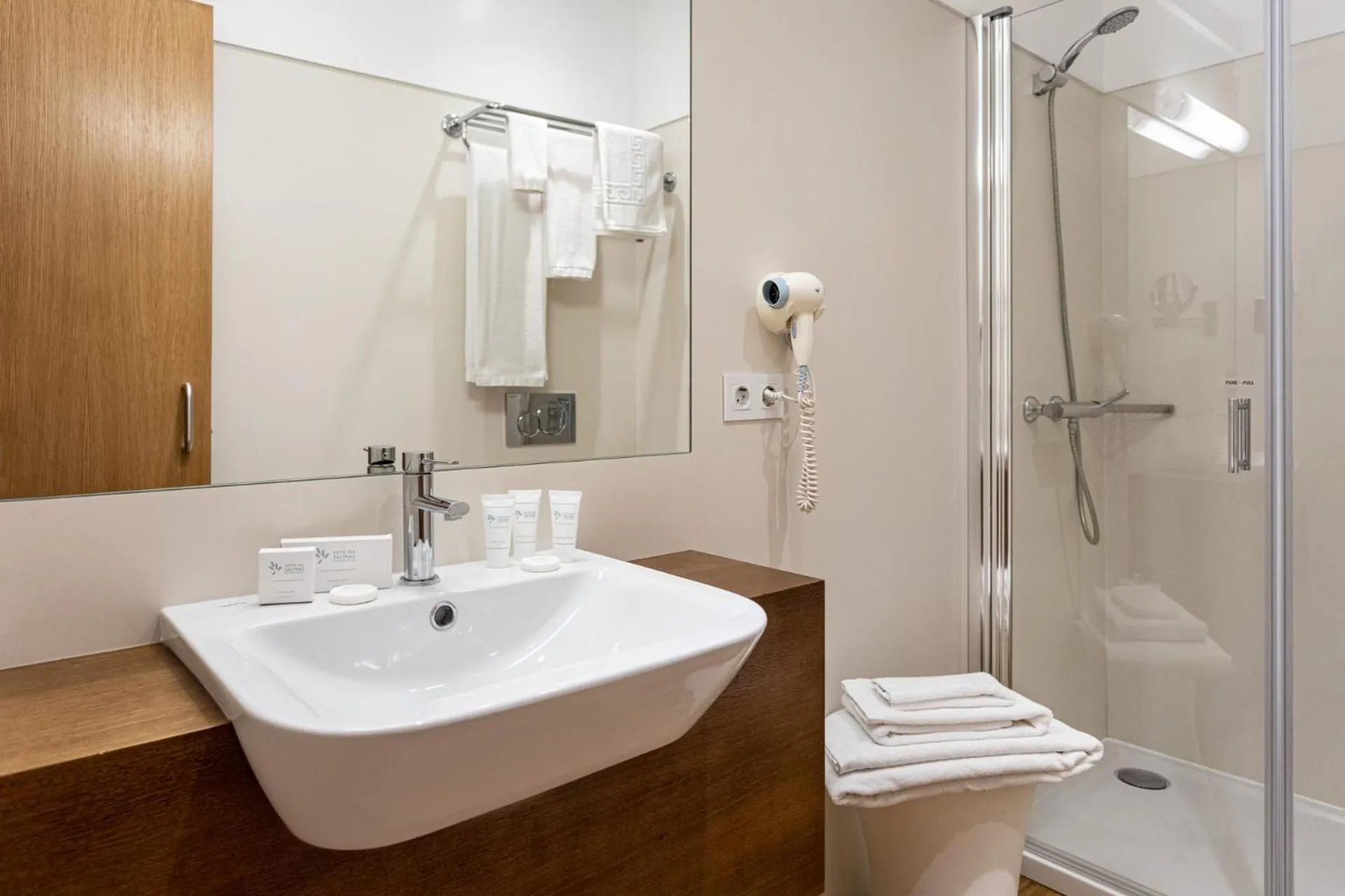 Bathroom in Hotel das Salinas by Alboi Group