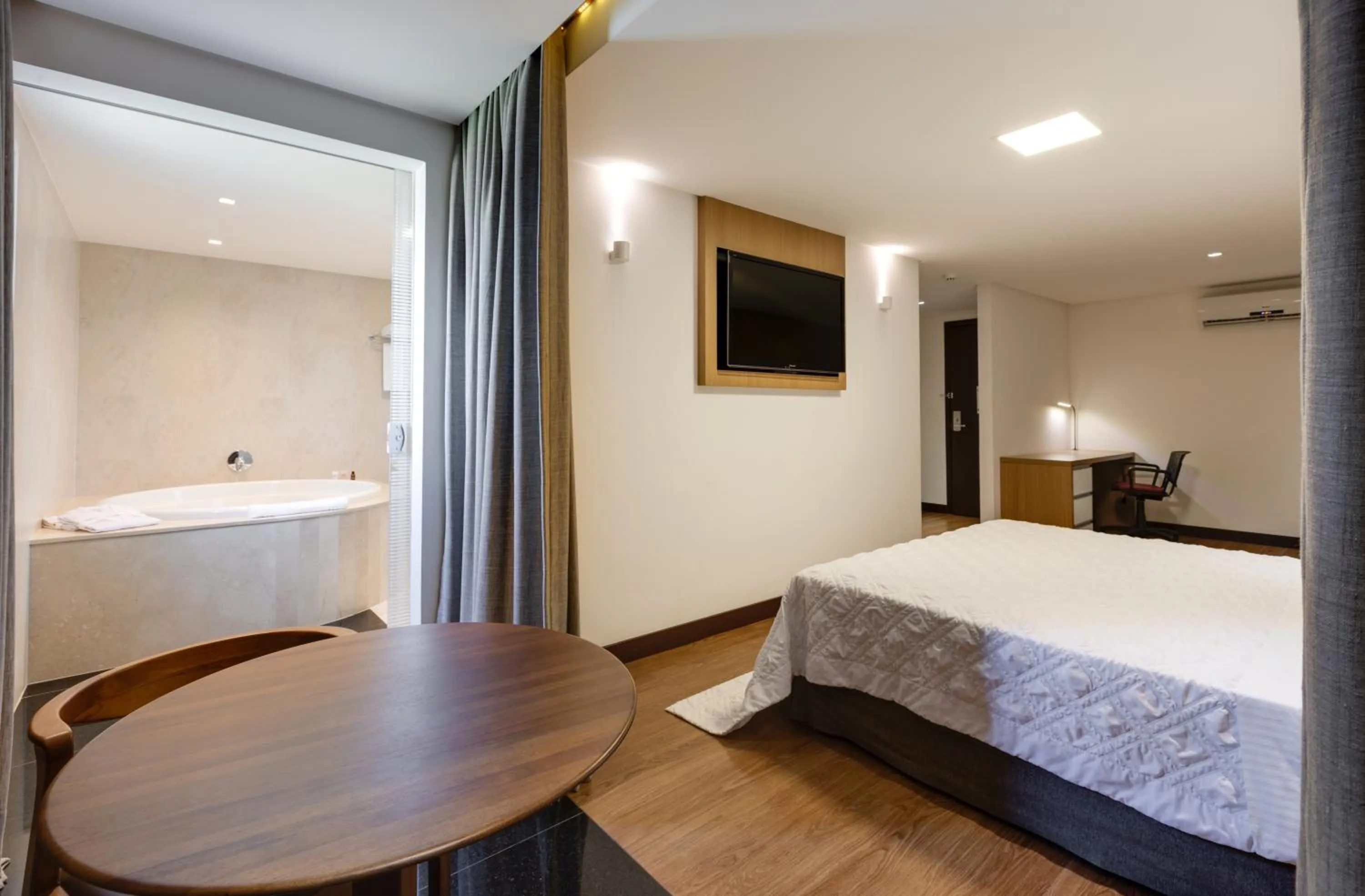 Bedroom, Bed in Denali Hotel