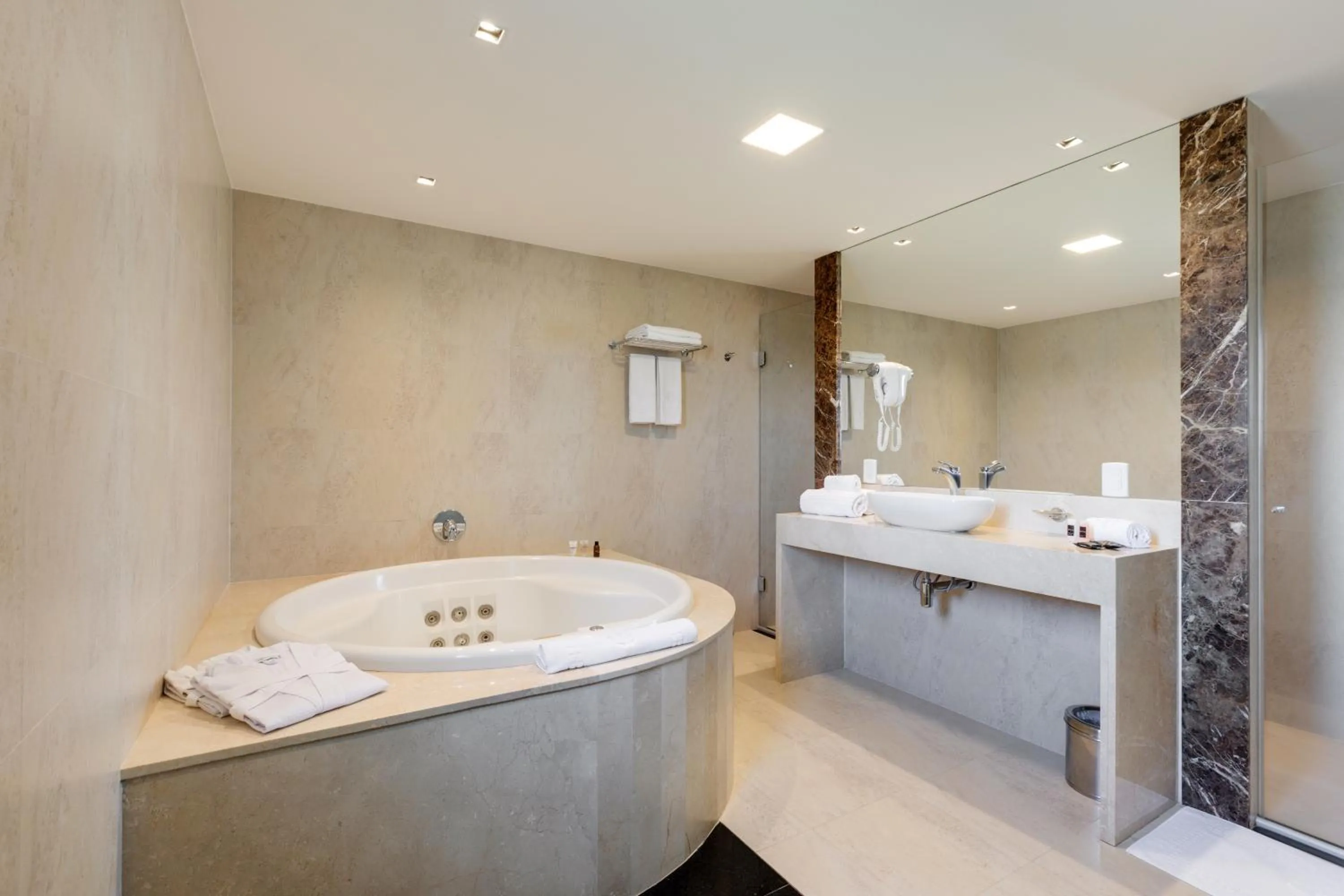 Hot Tub in Denali Hotel