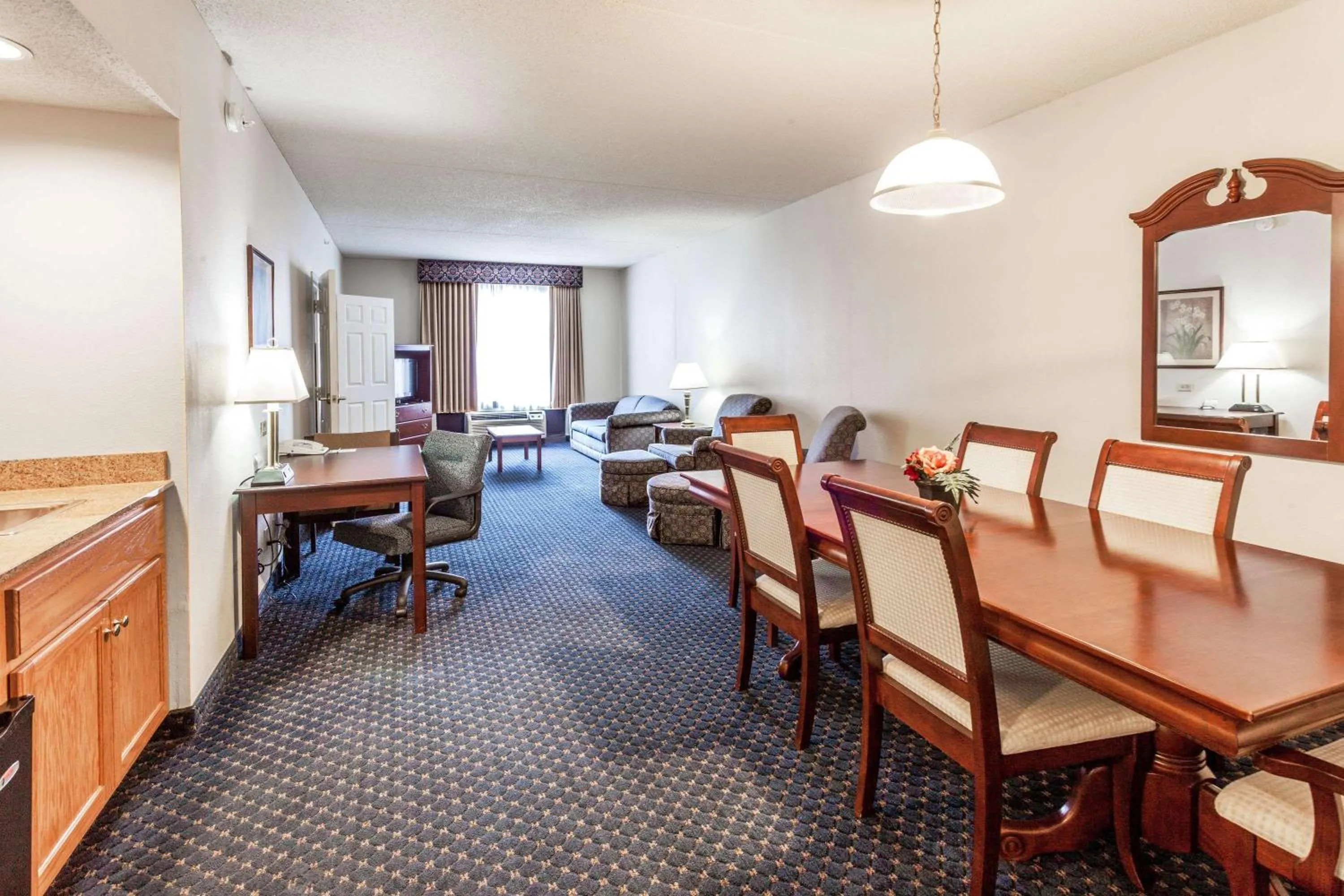 Photo of the whole room in Wingate by Wyndham Atlanta/Six Flags Austell