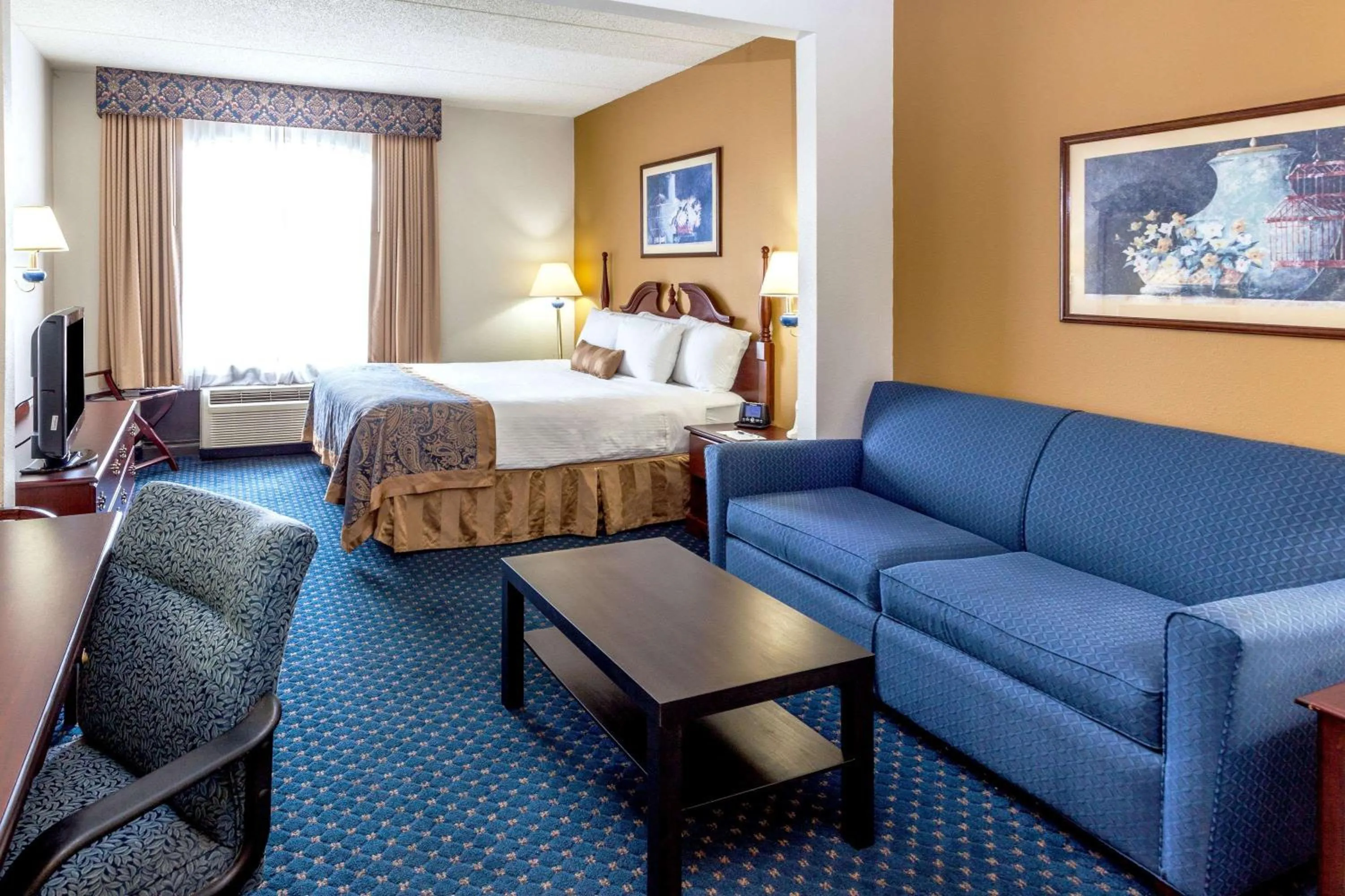 Photo of the whole room in Wingate by Wyndham Atlanta/Six Flags Austell