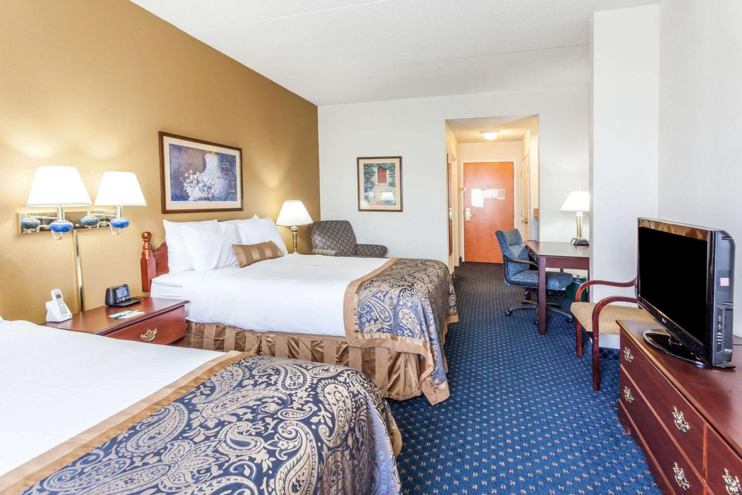 Photo of the whole room in Wingate by Wyndham Atlanta/Six Flags Austell