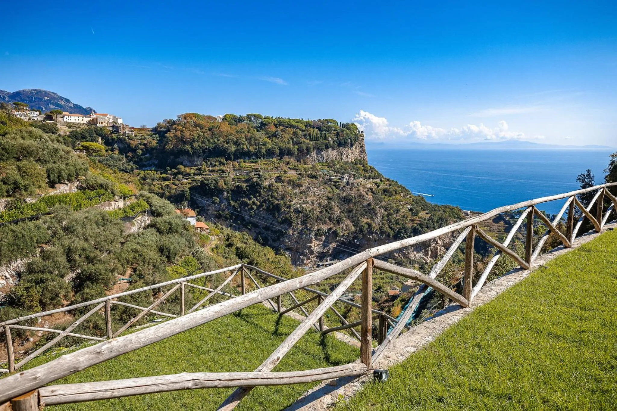 Breakfast in Villa Amì