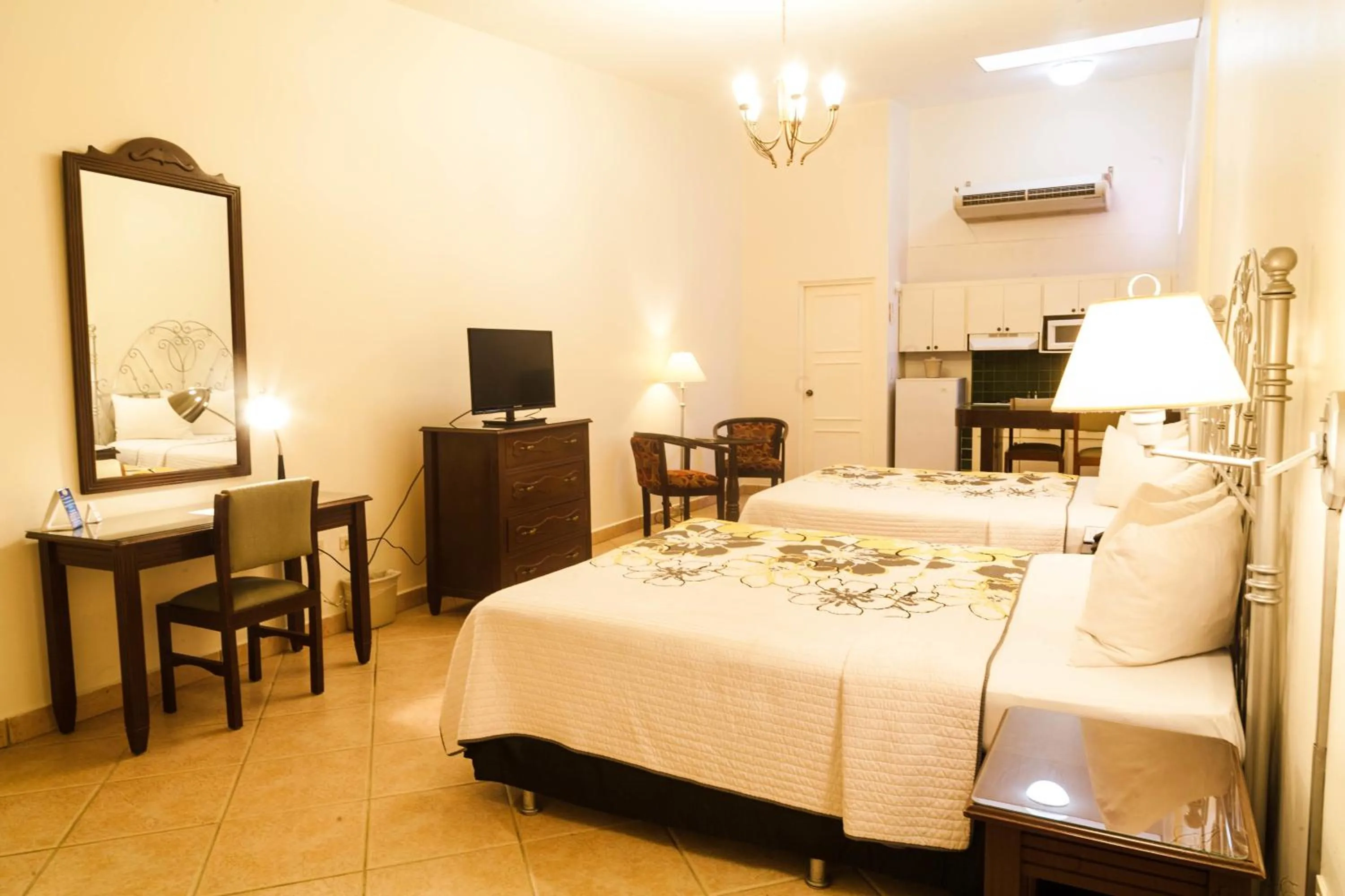 Bedroom, Bed in Hotel El Almendro