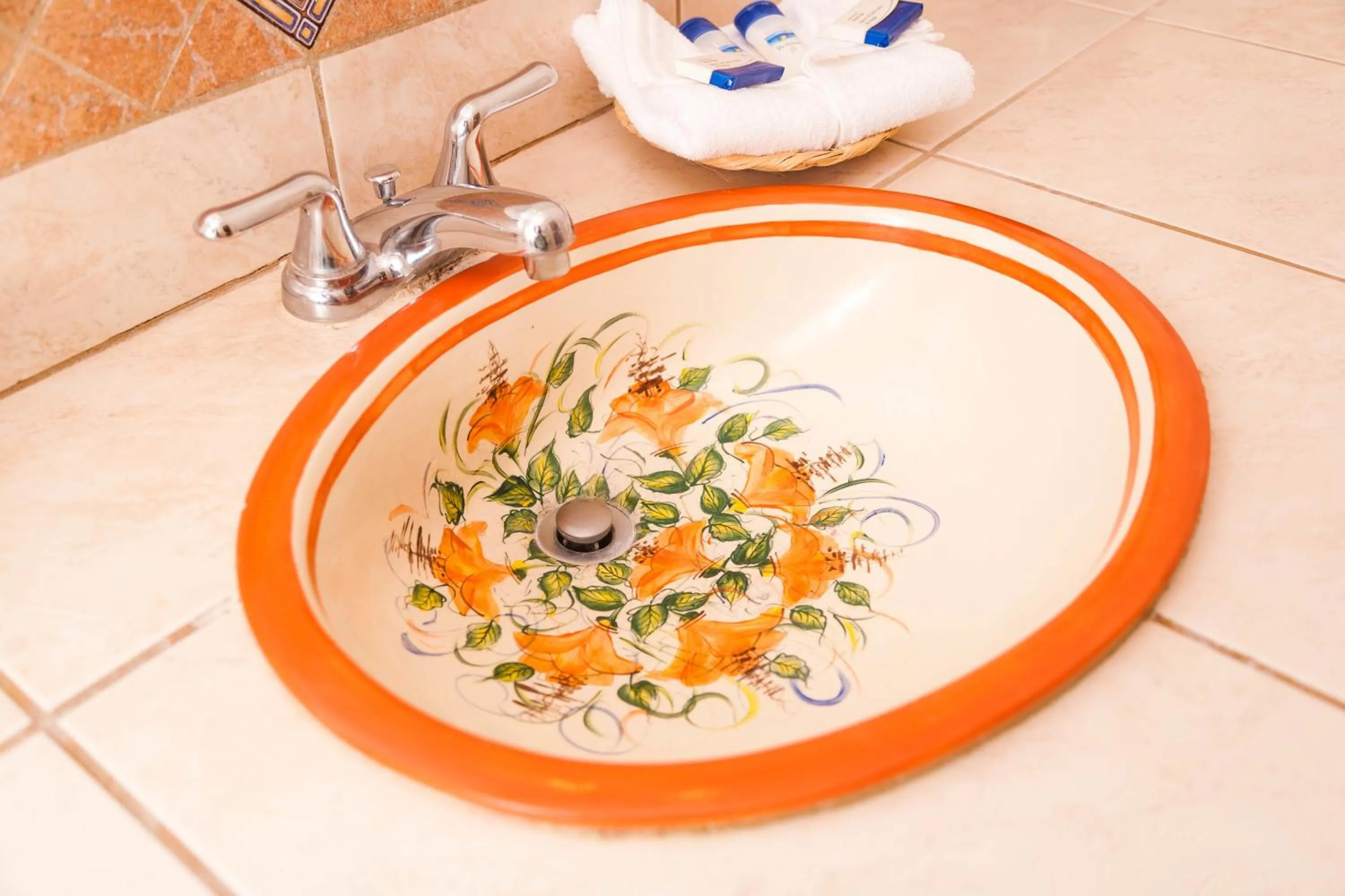 Bathroom in Hotel El Almendro