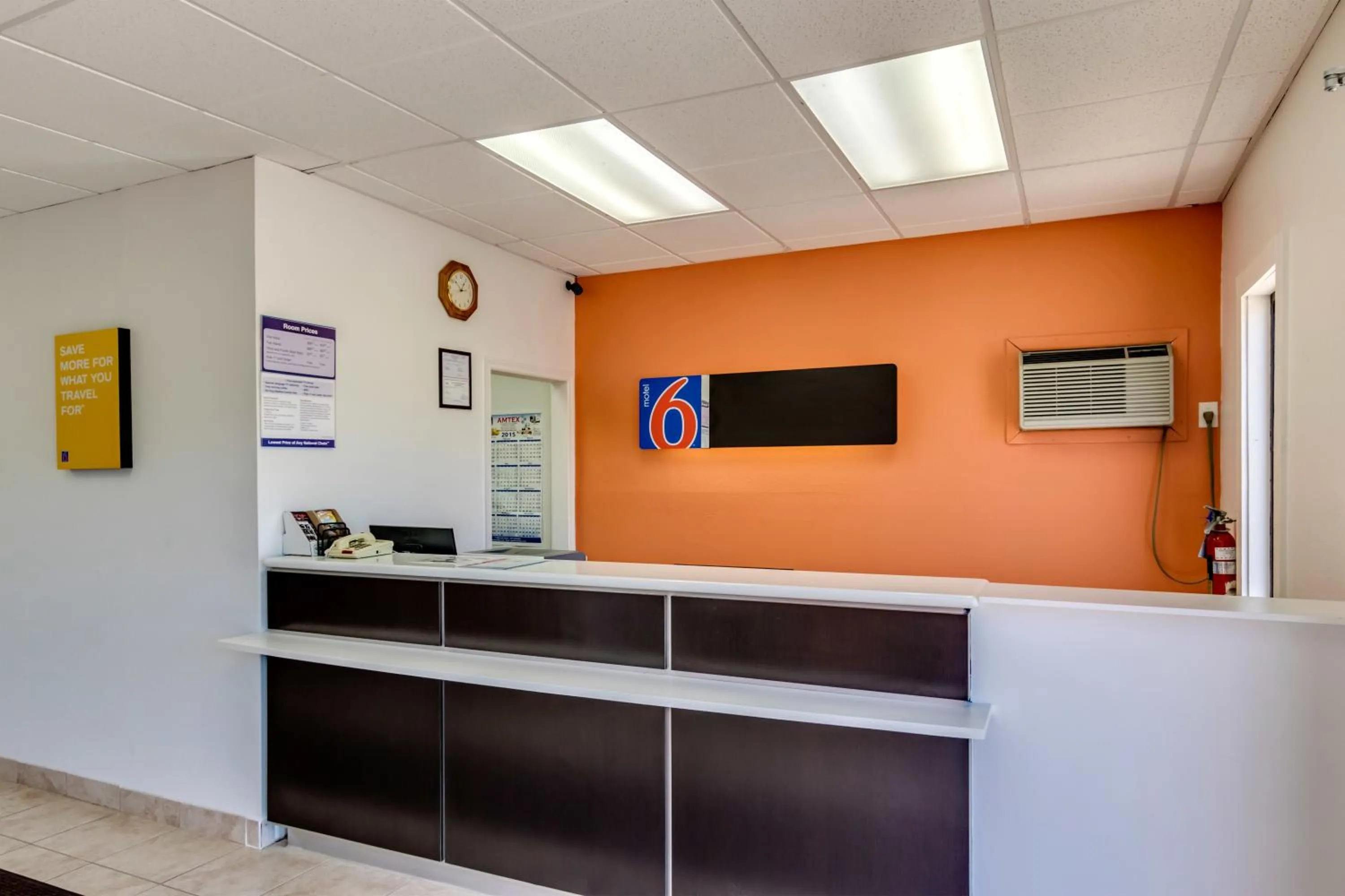 Lobby or reception in Motel 6-Albert Lea, MN