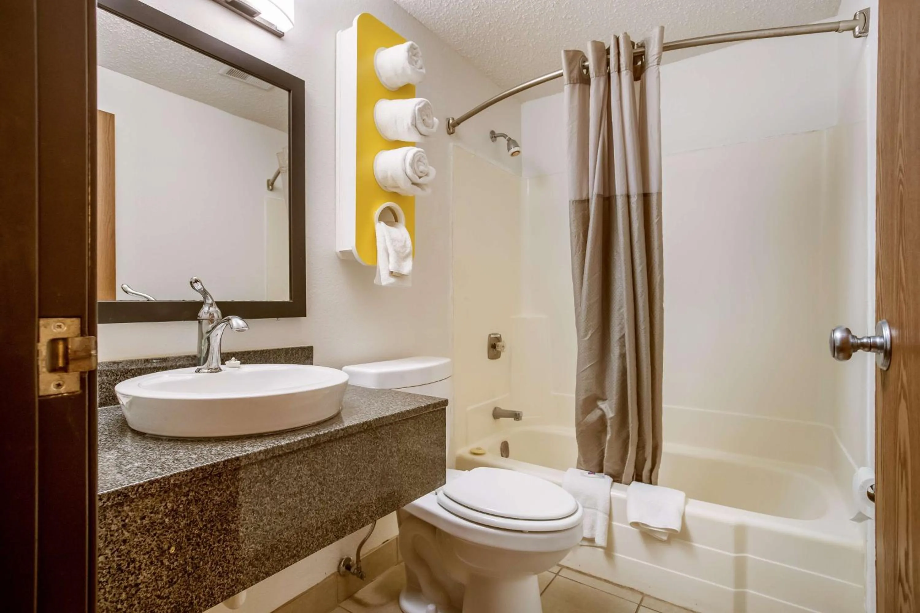 Shower in Motel 6-Albert Lea, MN