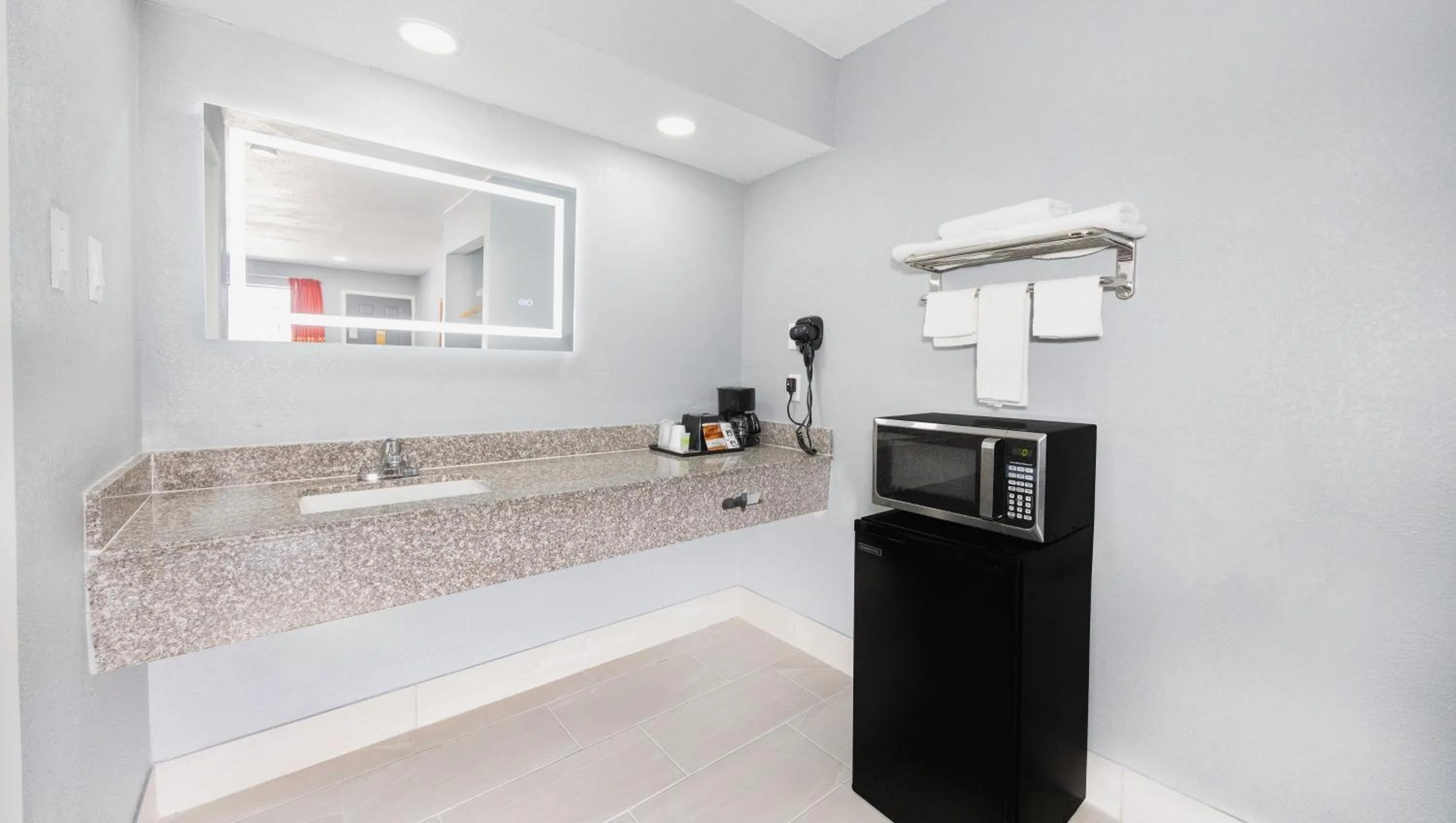 Bathroom in Executive Inn Hondo