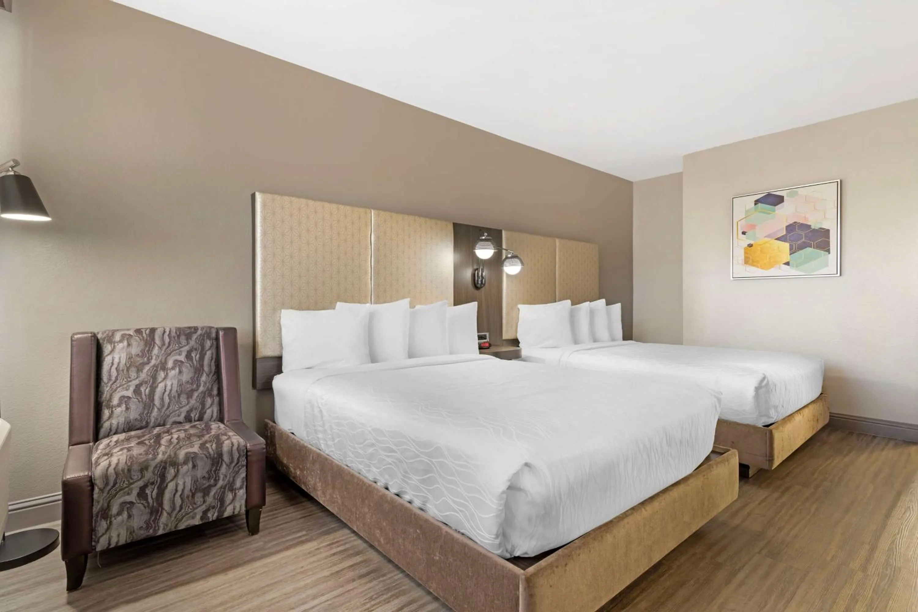 Bedroom in Best Western Marina State Beach