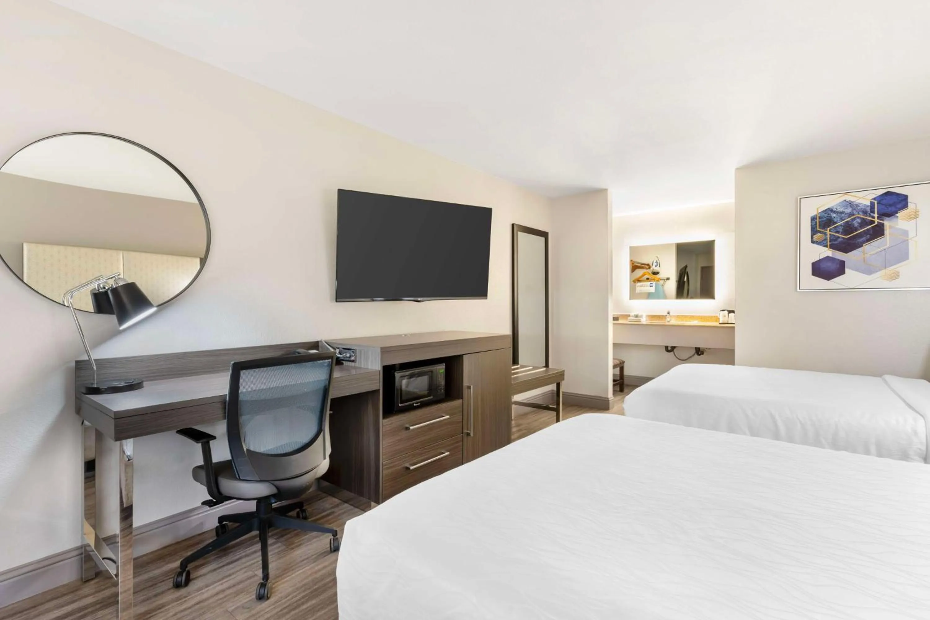 Bedroom in Best Western Marina State Beach