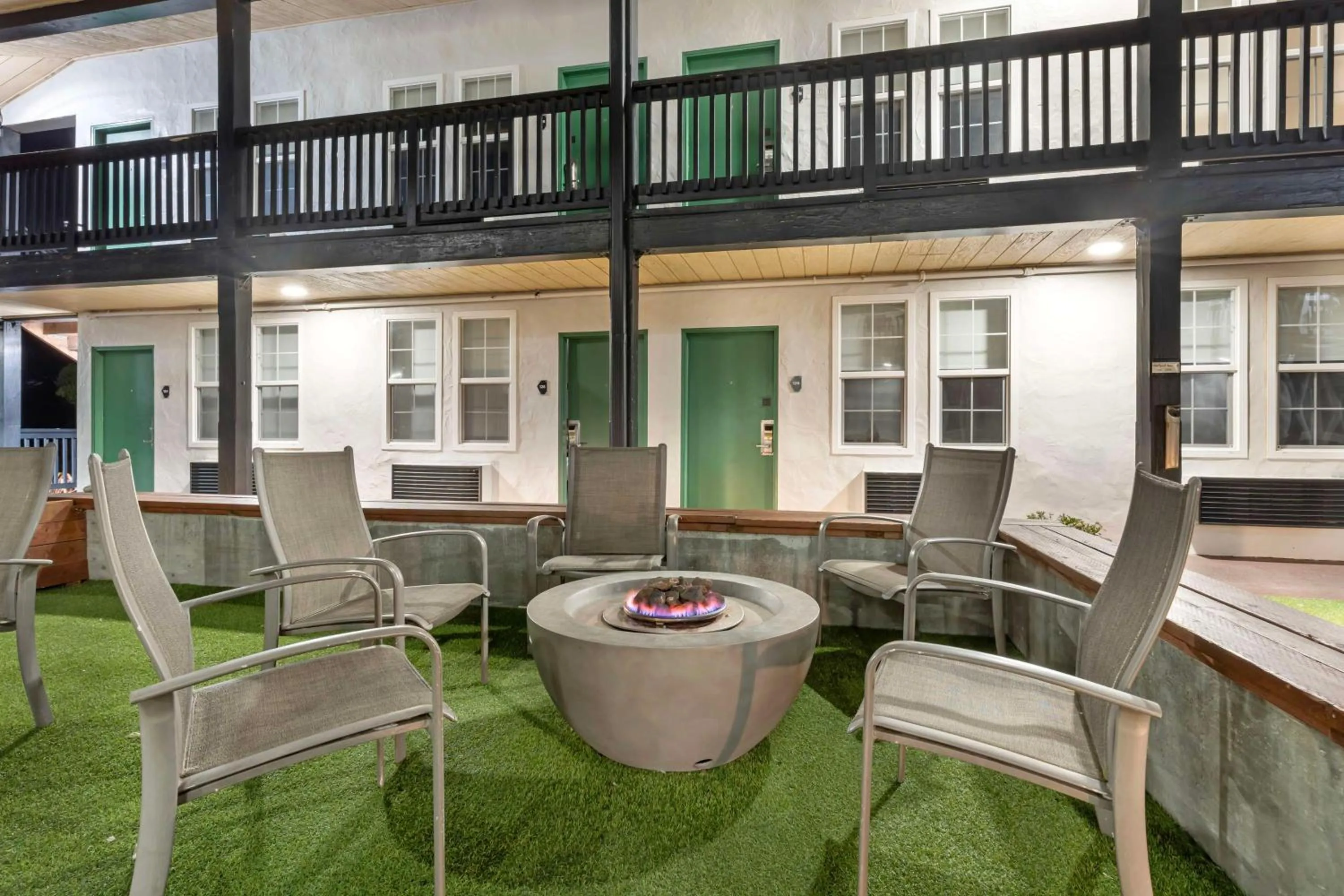 Property building in Best Western Marina State Beach