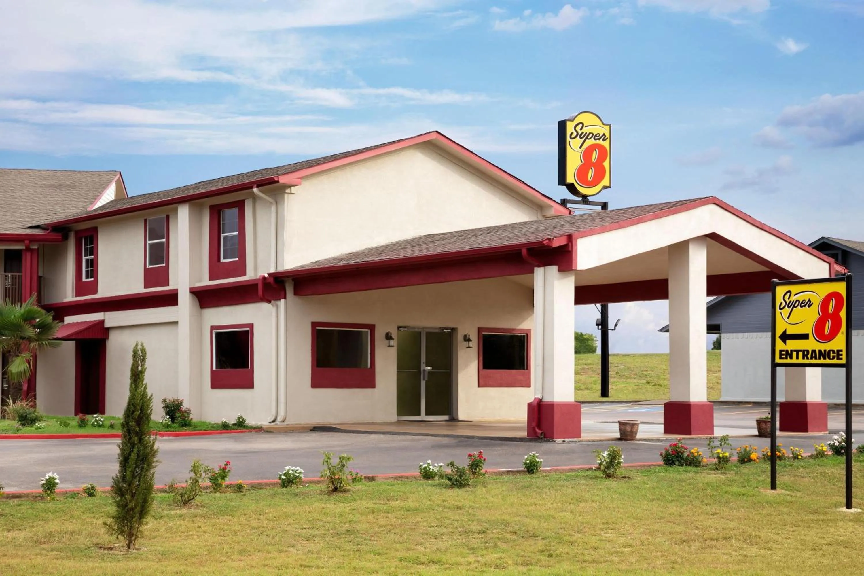 Property building in Super 8 by Wyndham Corsicana