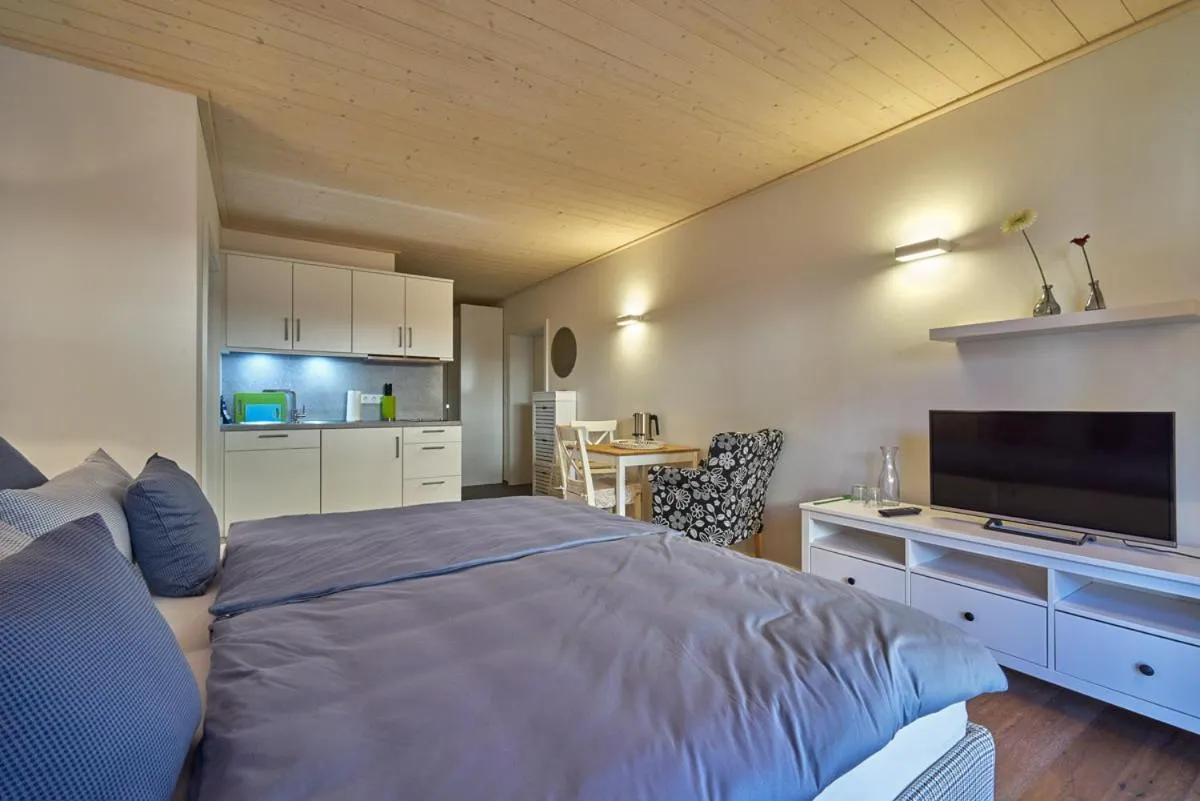 Photo of the whole room, Bed in Alb Appartements