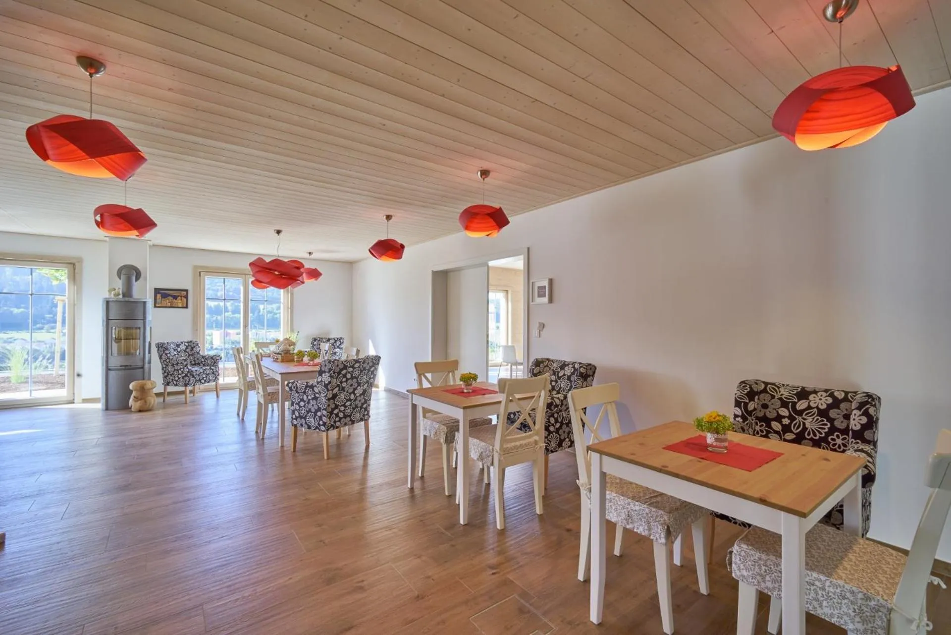 Restaurant/places to eat in Alb Appartements